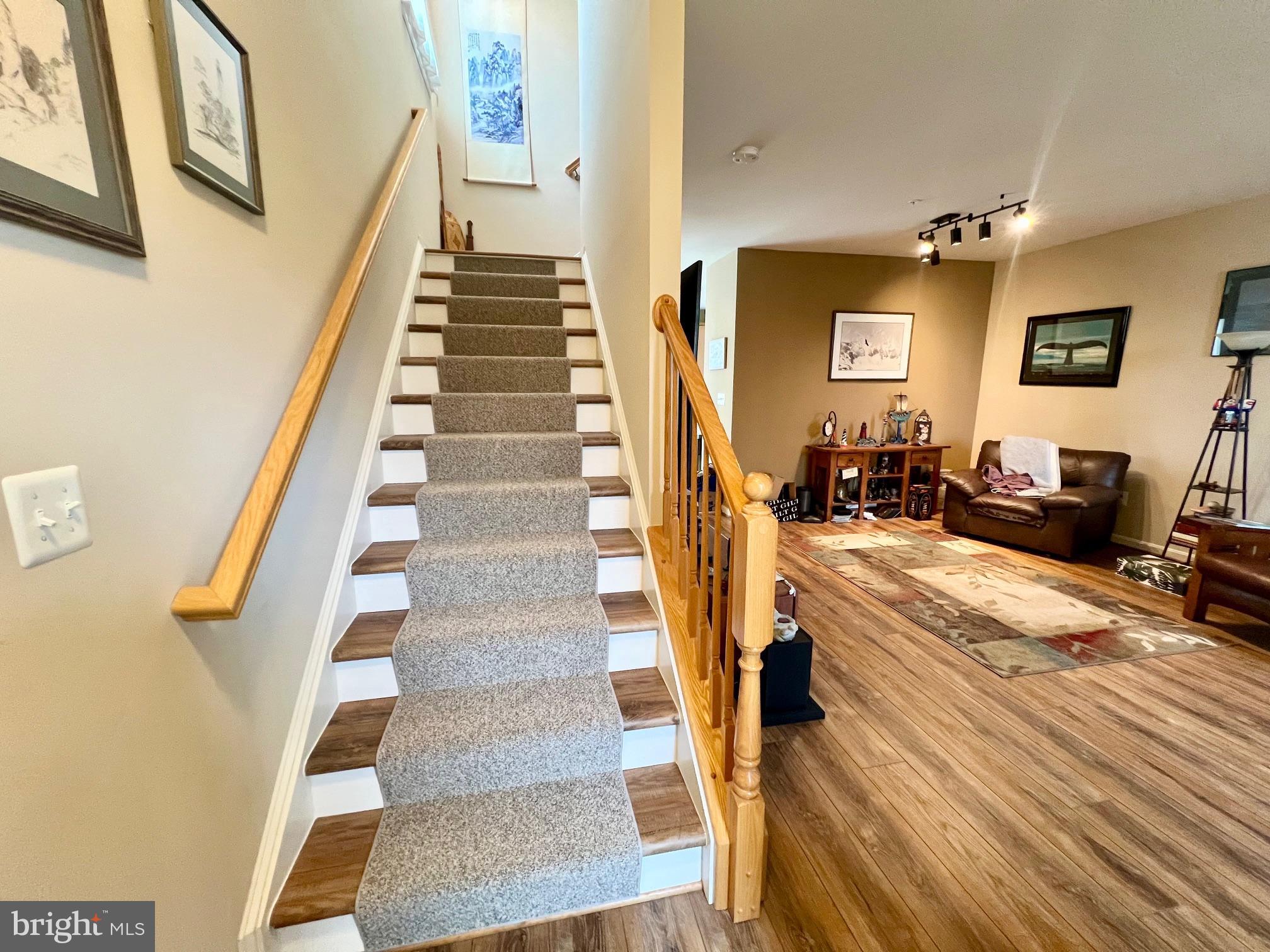 DEEP HARBOUR - Residential
