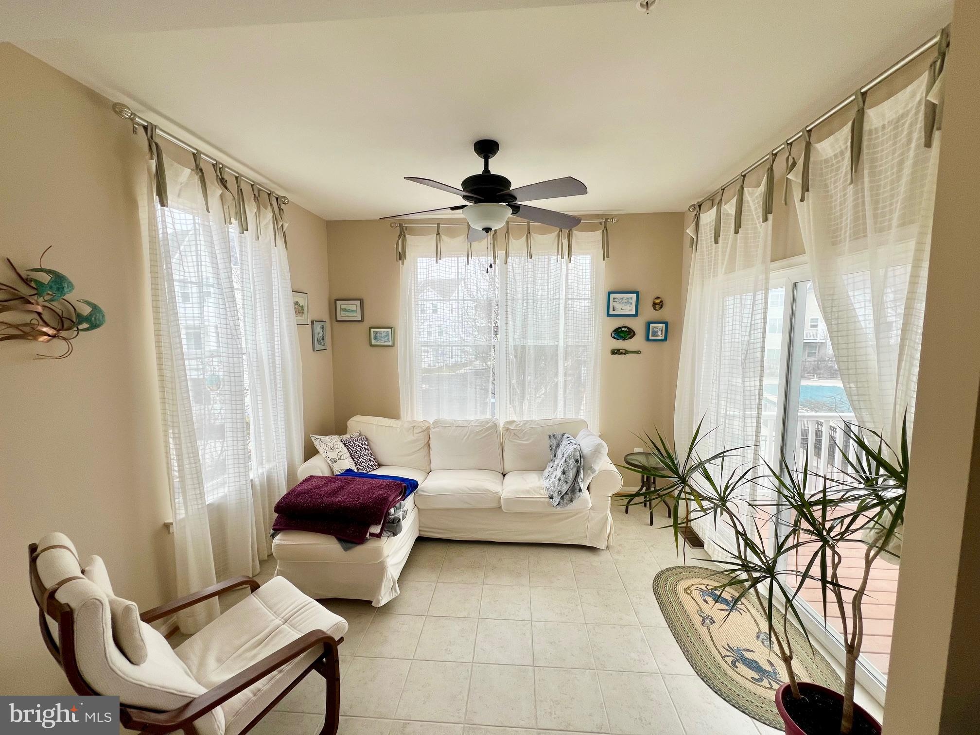 DEEP HARBOUR - Residential