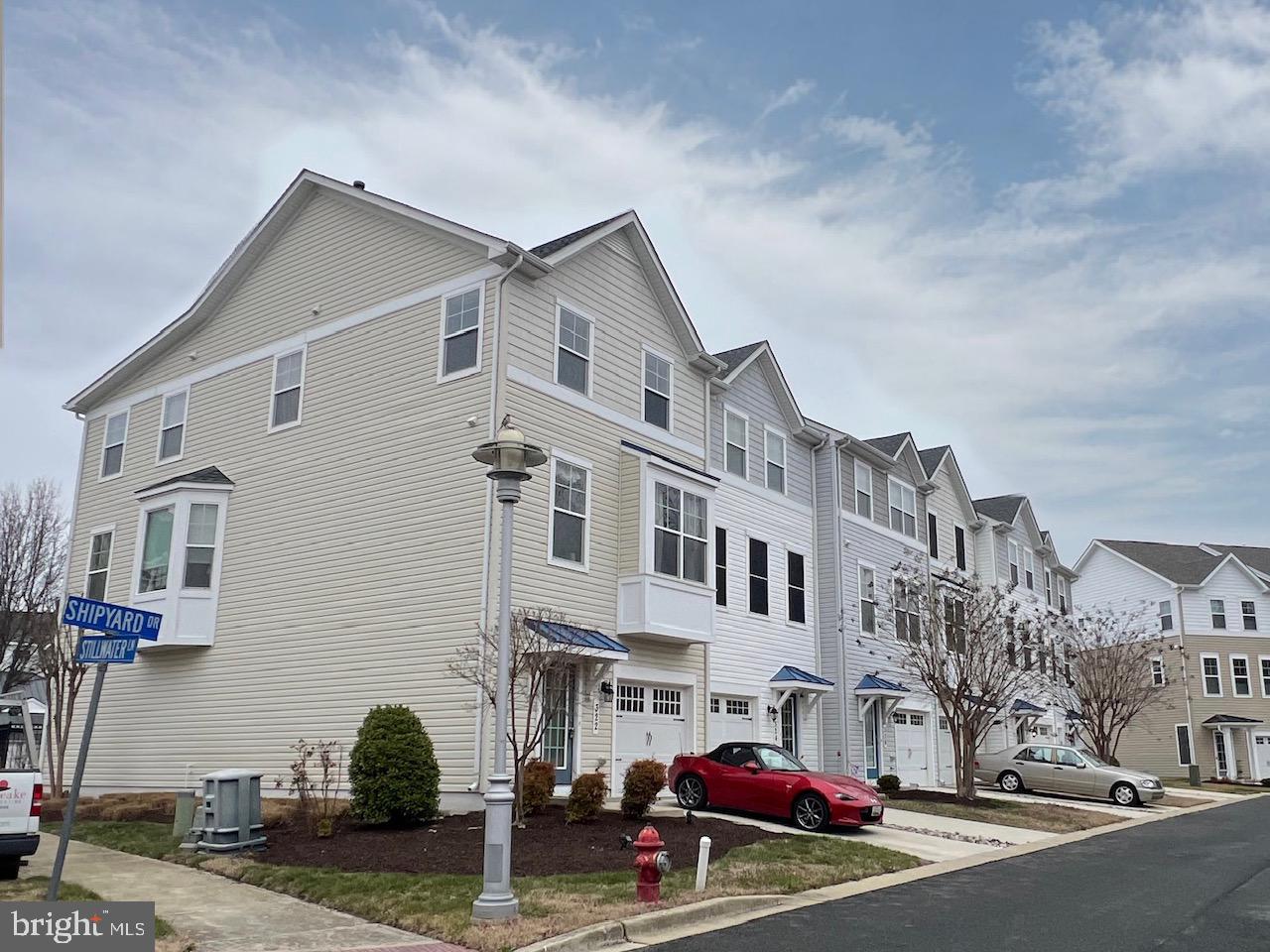 DEEP HARBOUR - Residential