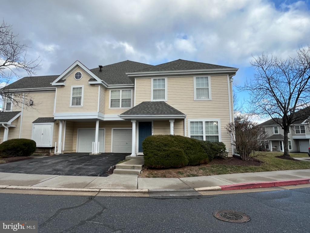 VILLAGE OF LONG REACH - Residential