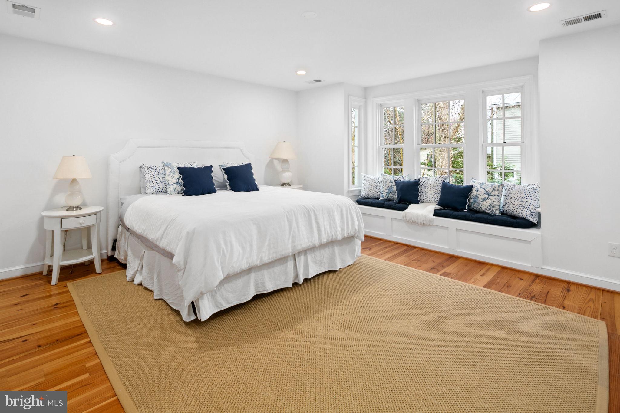 OLD TOWN ALEXANDRIA - Residential