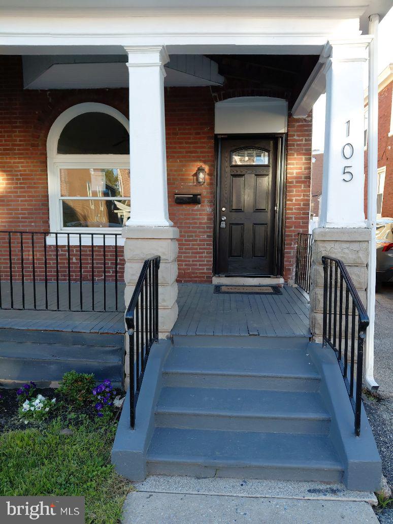 Property has a clean U&O,Plenty of off street parking. Newer kitchen,2 newer bathrooms, newer gas heater, newer windows, floors have been redone. Beautiful listing blocks to down town and the Montgomery Co Court House Norristown! If you haven't recently visited, you may not have seen all the improvements that have occurred. From streetscapes, the cultural district, and major transportation improvement projects to thriving neighborhoods - commercial growth in Norristown is on the rise. Norristown is home to many new businesses - and our existing businesses are expanding!The Recreation Department provides programs for children and adults throughout the year. Our Thomas Barone Memorial Complex offers 3 fields, one with lights, for our youth baseball and softball programs. Latshaw Field is a host toChestnut Hill  Property has a clean U&OUniversity,Connie Mack BaseballCYO During the Baseball SeasonNorristown DiamondsSenior League Baseball (Ages 30 and Over)We also have an adult softball field at Sully Gelet field and Patti Simons Field. Elmwood Park offers:Bocce BallPicnicsPlayground AreasSunday ConcertsVolleyball :RIVERFRONT REDEVELOPMENT.As property along the riverfront is readied for redevelopment, the path forward for a thriving riverfront is also underway.Schuylkill River TrailThe trailhead at Norristown Transportation Center was developed for use by trail users through the cooperation of Municipality of Norristown, Montgomery County Parks and PA Heritage Parks, and SEPTA. Trail users may use these parking facilities at no cost after 5 p.m. on weekdays and all weekend. Visit the Schuylkill River Trail website to learn more.Elmwood Park Zoo is a zoo located in Norristown, Pennsylvania.