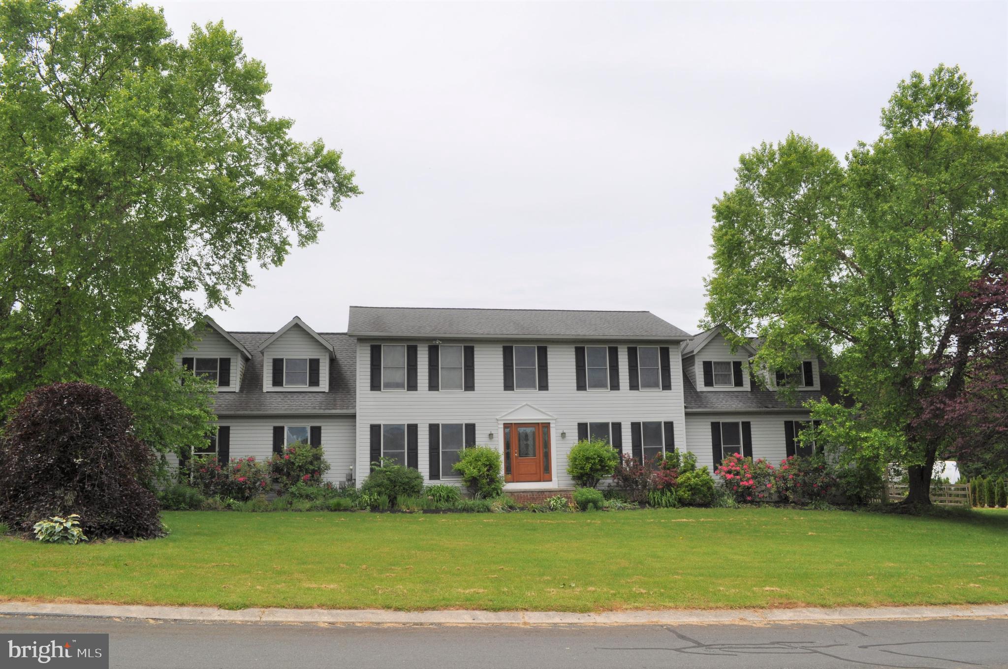 Well built home on 1+ acre with full apartment connected to it! Main home has 4 BR 2 1/2 BA , formal living and dining rooms, family room and kitchen with breakfast nook.  Apartment has living/dining combination, full kitchen, laundry rm, 1 large bedroom and 1 1/2 BA!  Large walk in storage room on 2nd floor could be finished for an office/art room/game room! Home has a whole house surge protector. Huge unfinished basement with outside entrance. Beautiful fenced  yard bordering Codorus State Park.