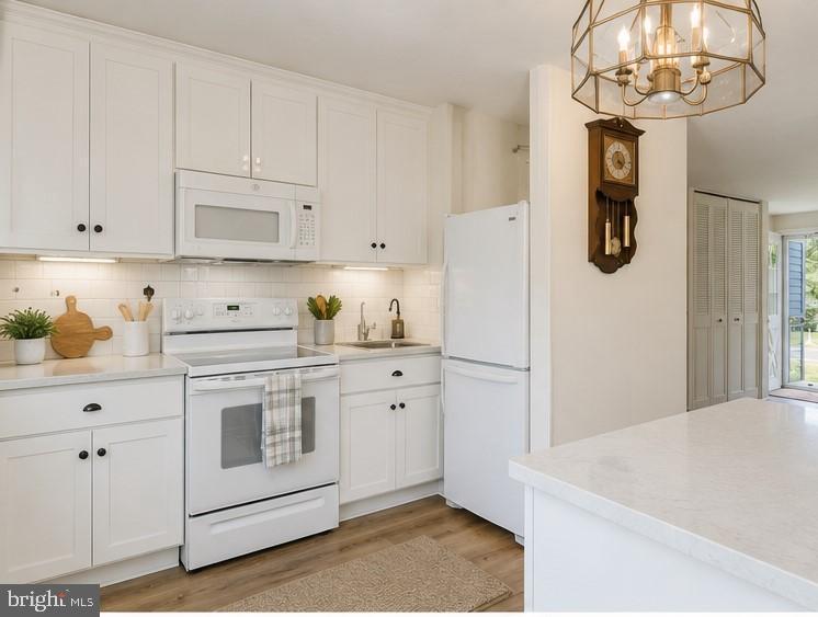 WARRENTON LAKES - Residential