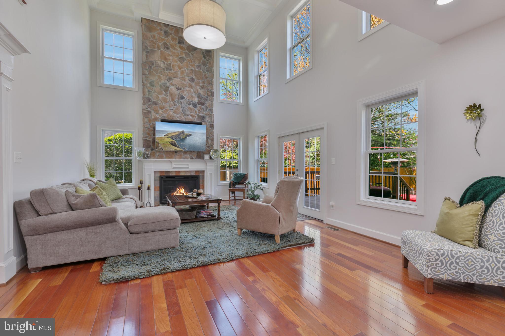 OVER LEE KNOLLS - Residential