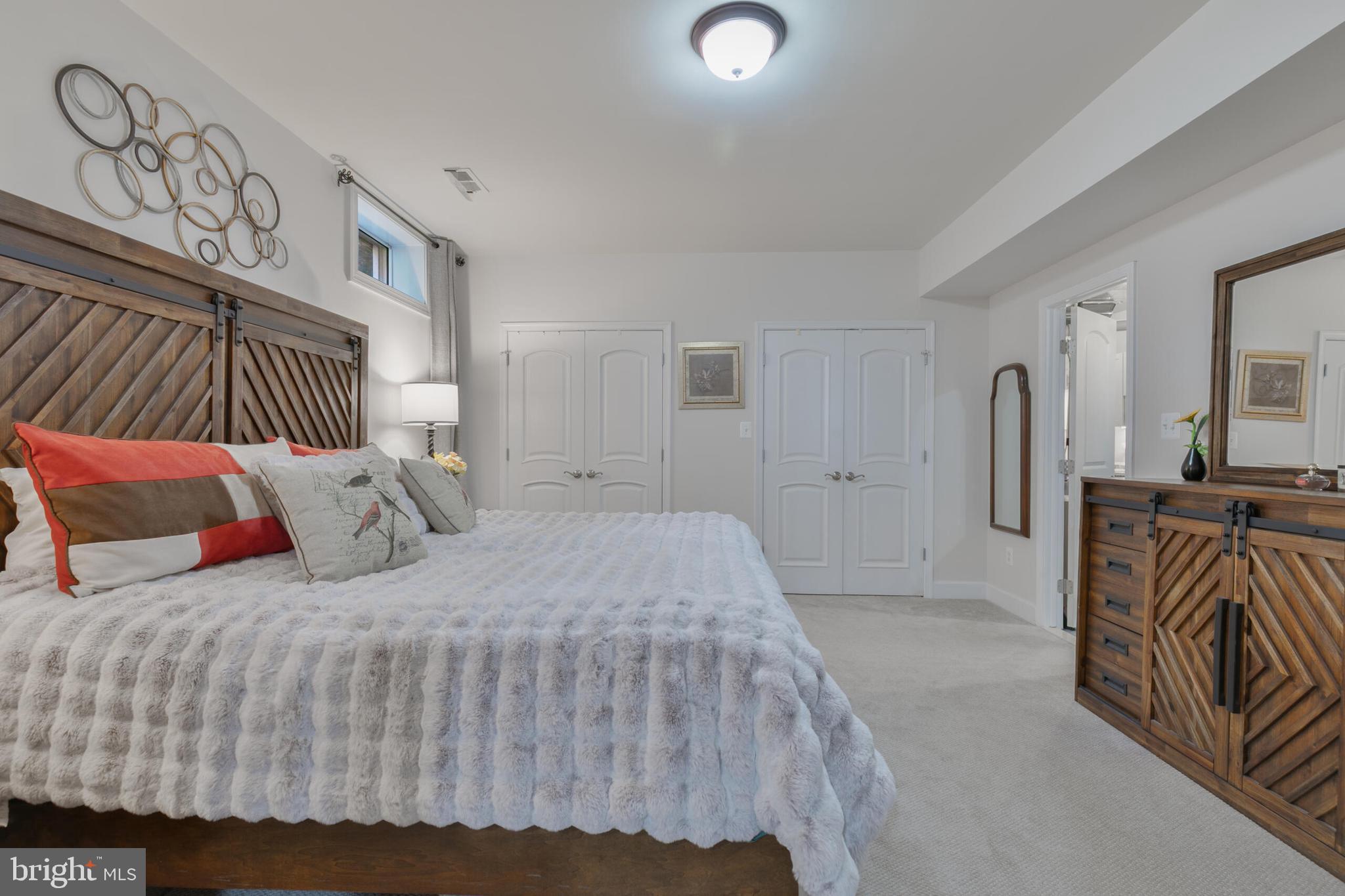 OVER LEE KNOLLS - Residential