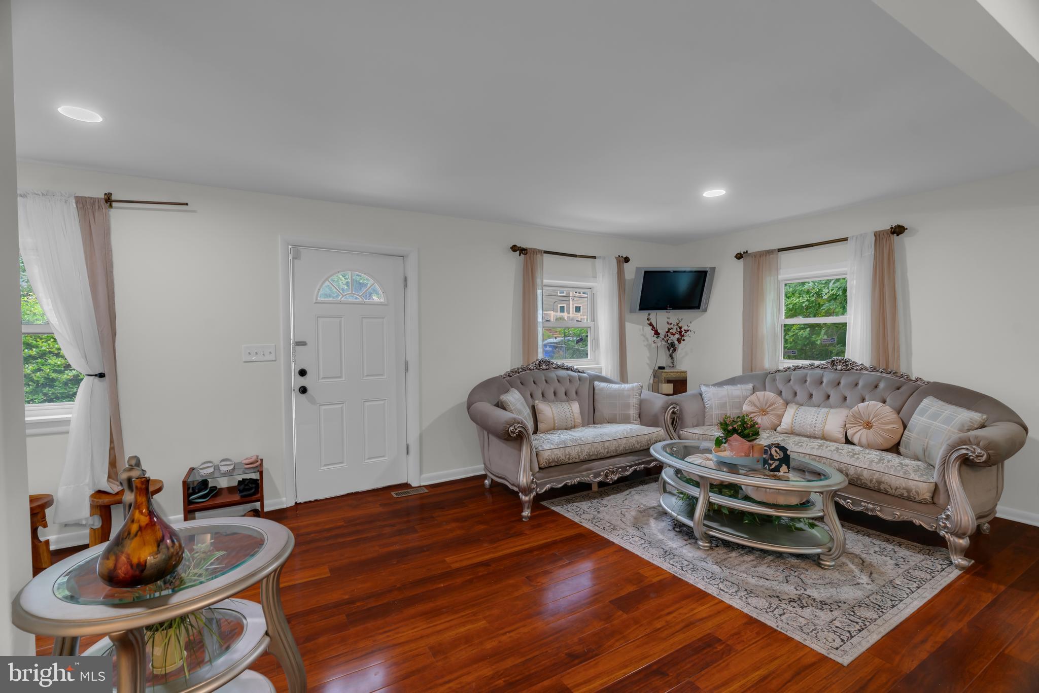 VEIRS MILL VILLAGE - Residential