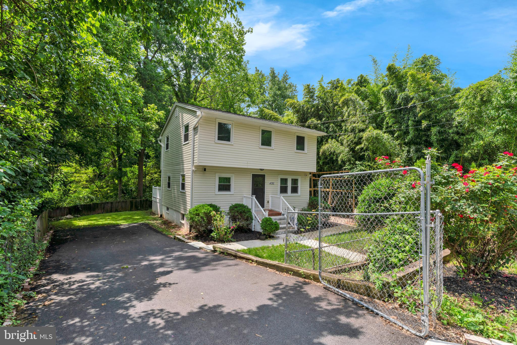 VEIRS MILL VILLAGE - Residential