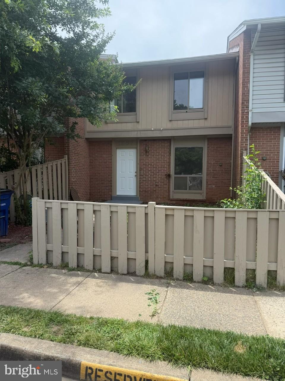 Welcome to 1287 Springtide Pl, Herndon.  Recent update Town Home Roof,  HAVC,   kitchen and bathroom in 2023.  Floor patio door 2026. water heater 2024 ...  convenience location near shopping dining Parks and commuter routes. Move in ready.  Thank you !