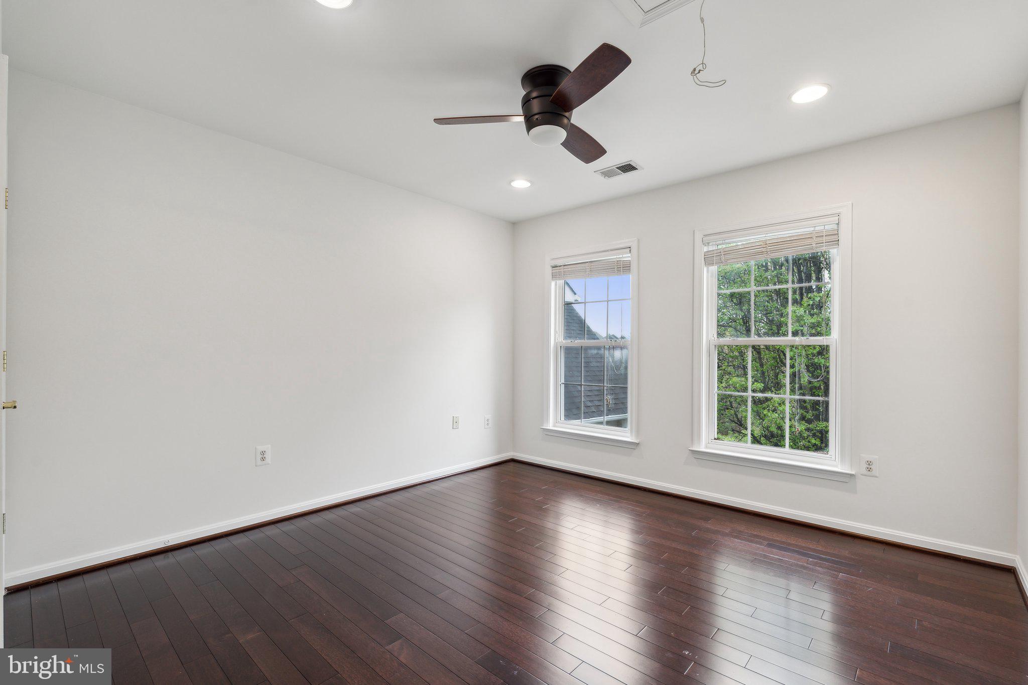 CHANTILLY GREEN - Residential