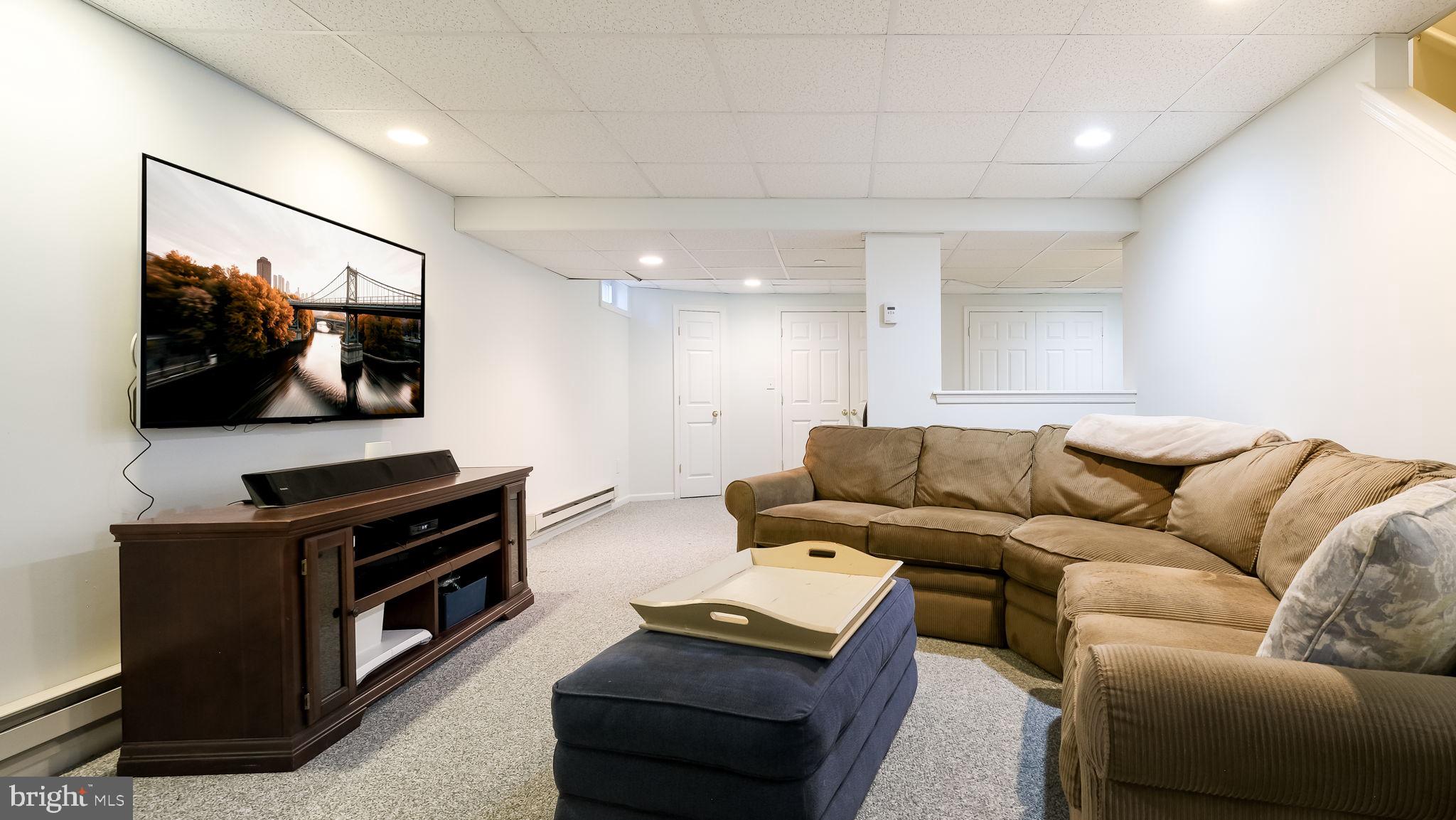 WARRINGTON HUNT - Residential