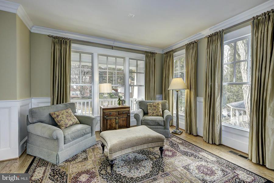 COUNTRY CLUB HILLS - Residential