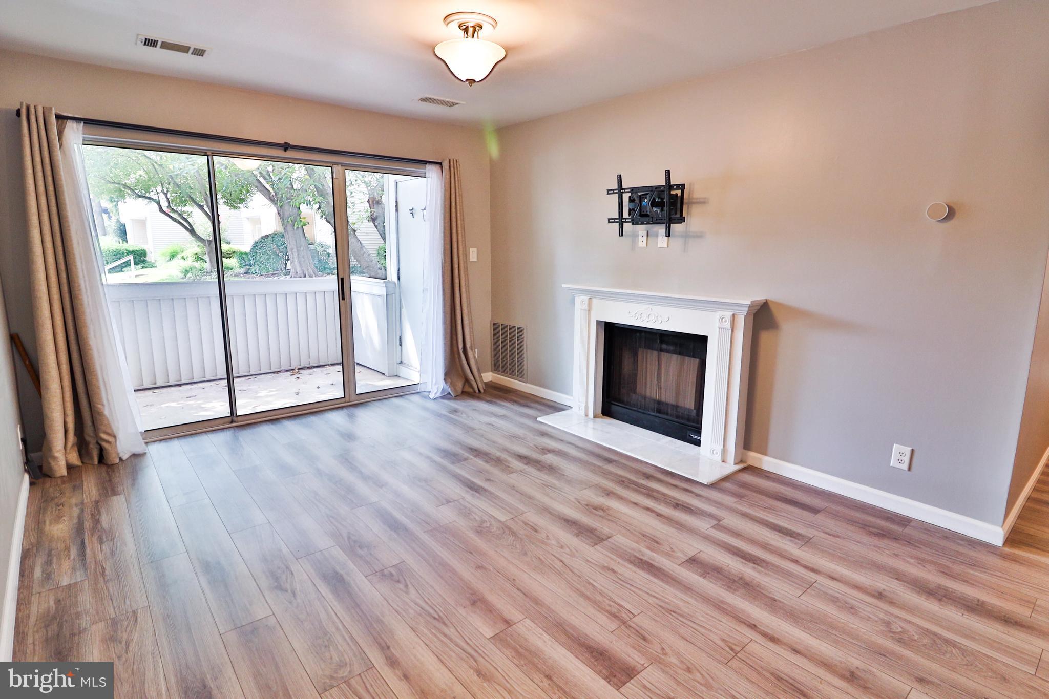 FARMINGDALE - Residential Lease