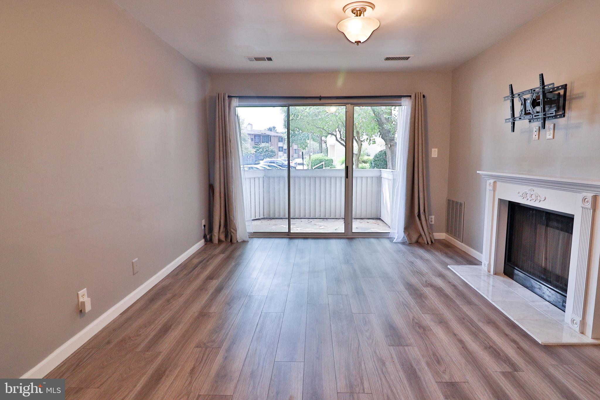 FARMINGDALE - Residential Lease