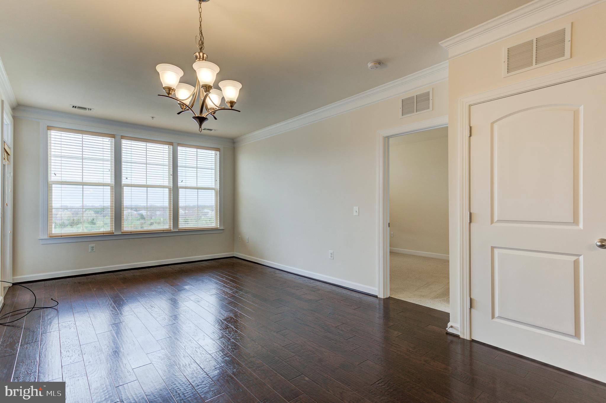 DISCOVERY SQUARE - Residential Lease