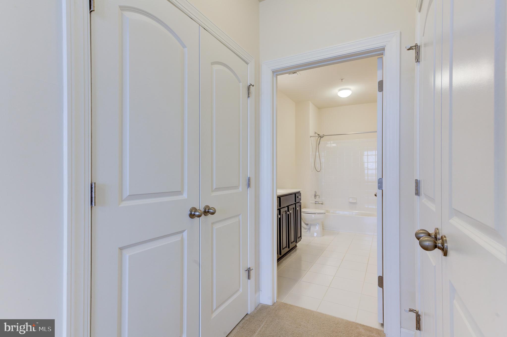 DISCOVERY SQUARE - Residential Lease
