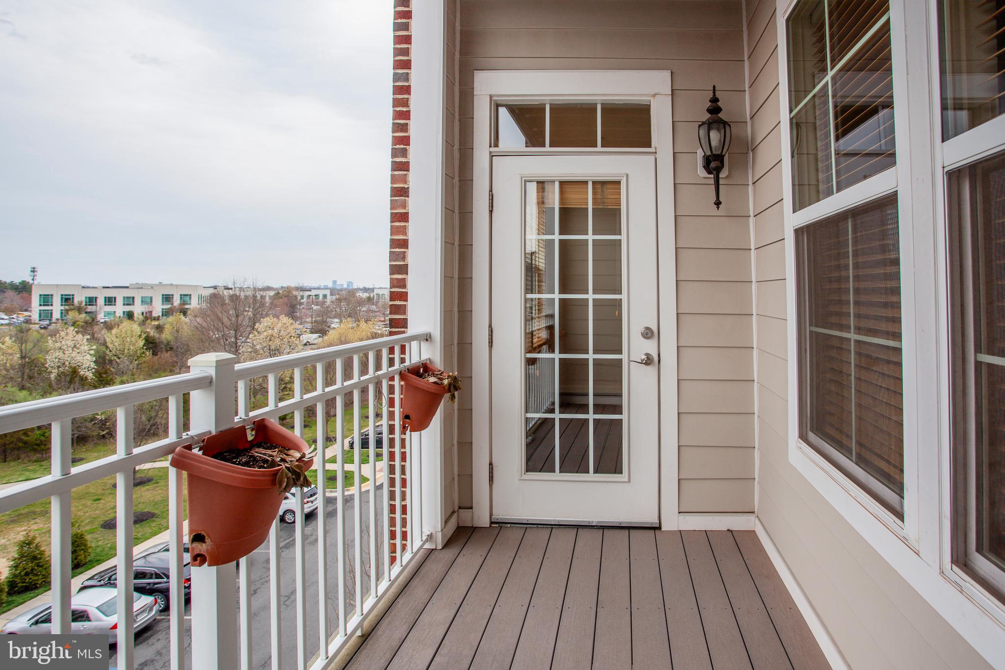 DISCOVERY SQUARE - Residential Lease