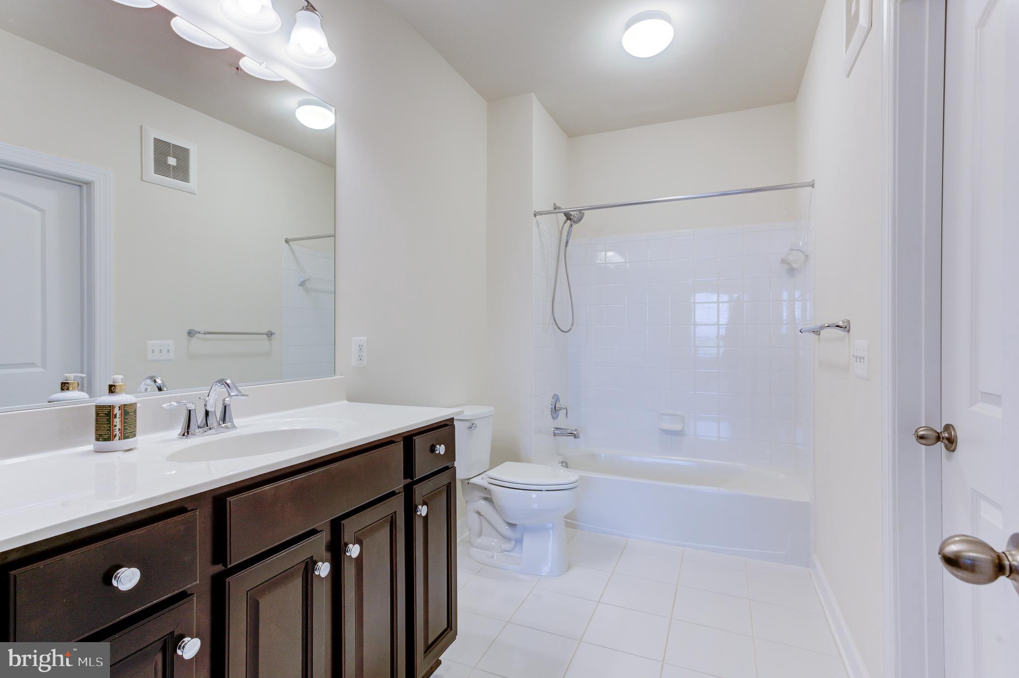 DISCOVERY SQUARE - Residential Lease