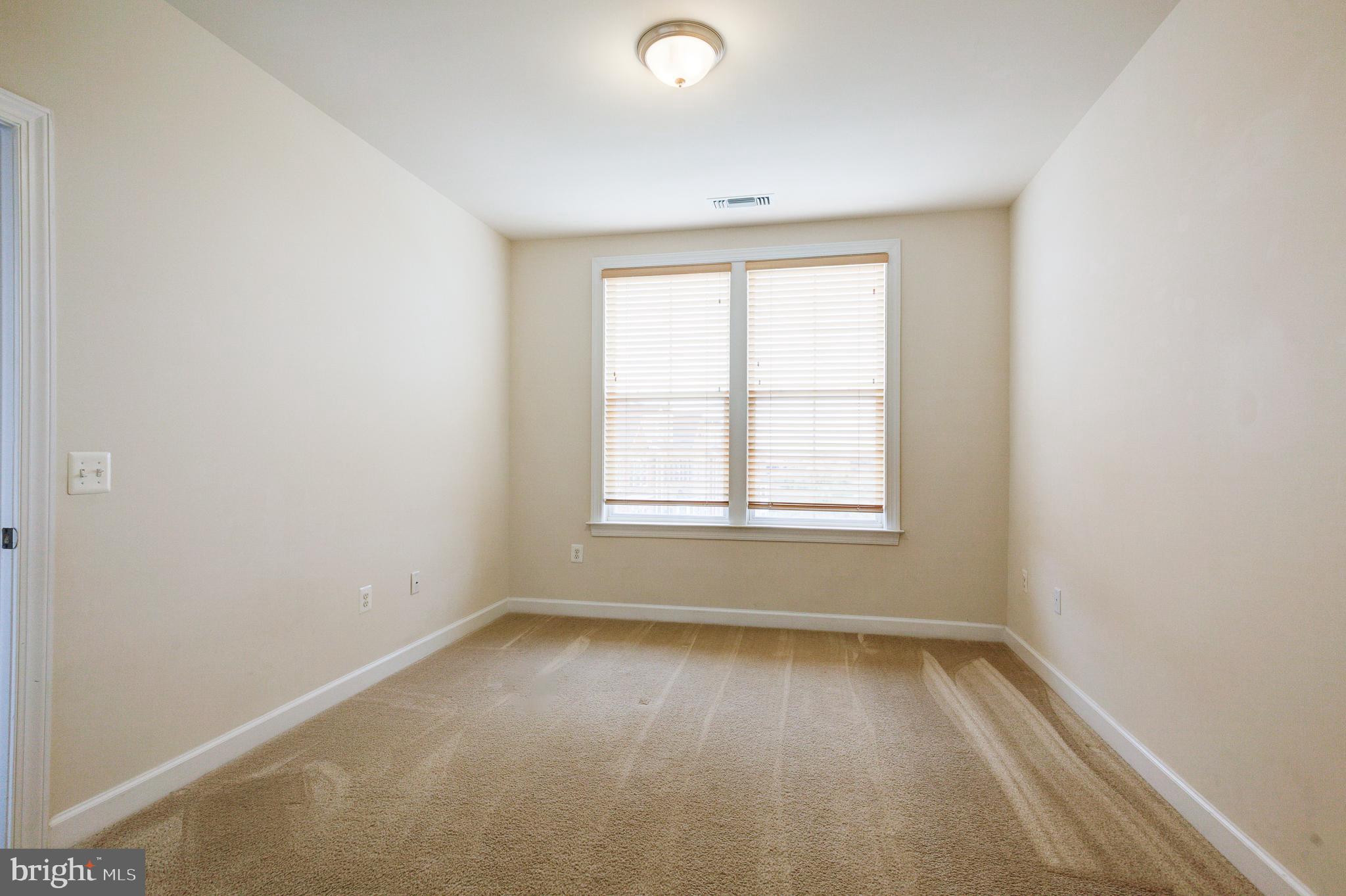 DISCOVERY SQUARE - Residential Lease