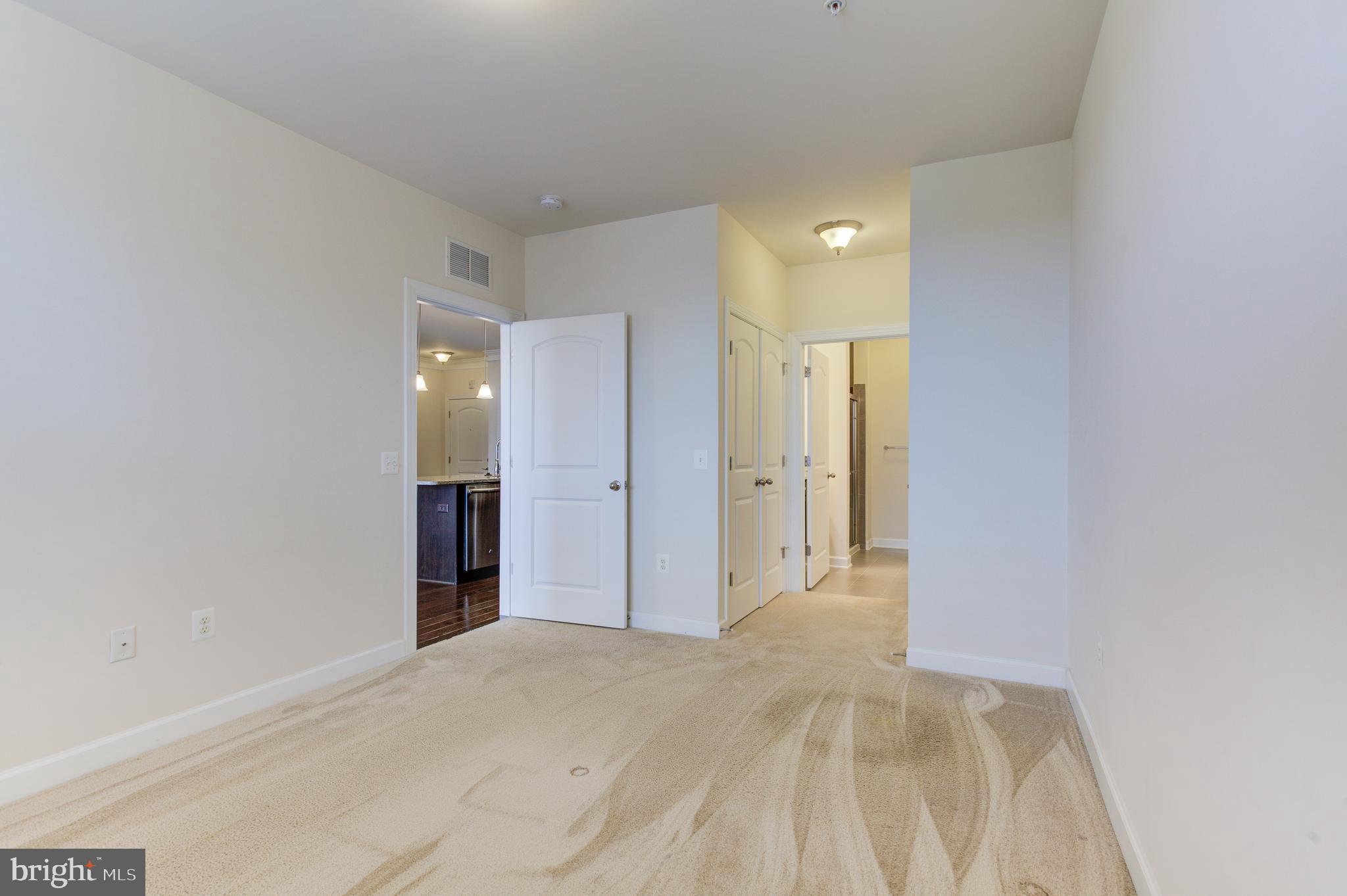 DISCOVERY SQUARE - Residential Lease
