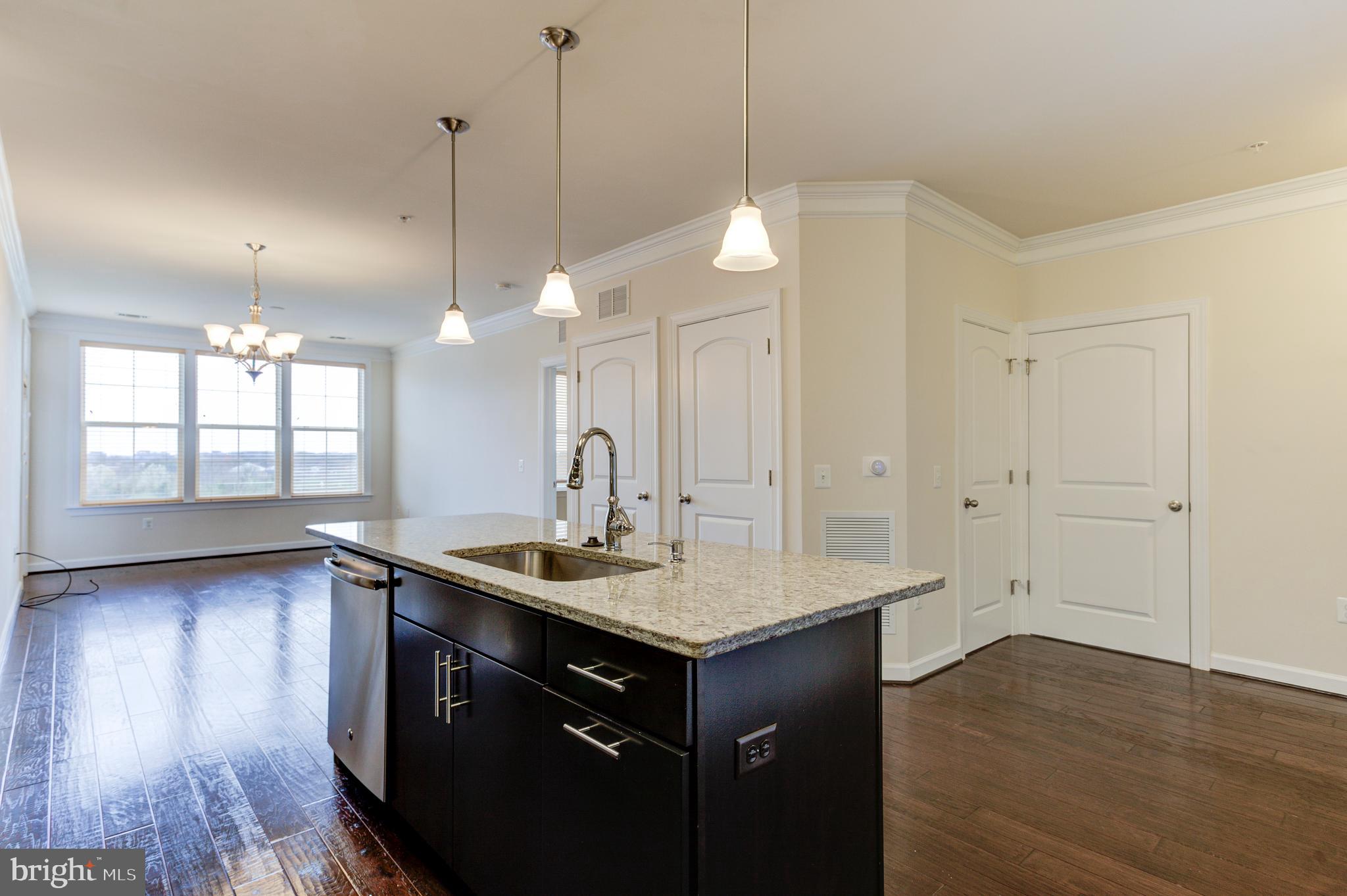 DISCOVERY SQUARE - Residential Lease