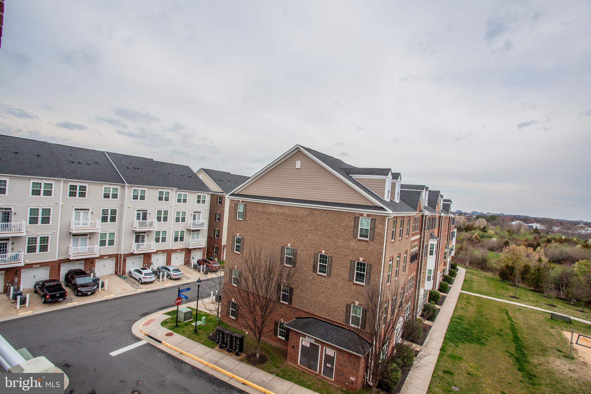 DISCOVERY SQUARE - Residential Lease