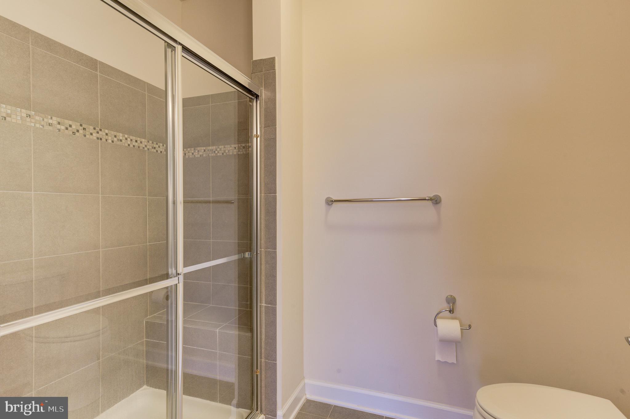 DISCOVERY SQUARE - Residential Lease