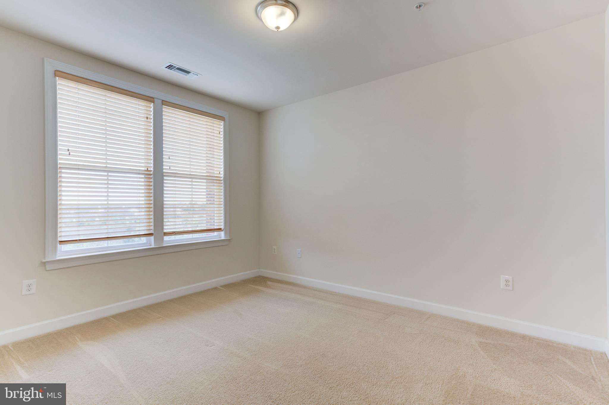 DISCOVERY SQUARE - Residential Lease
