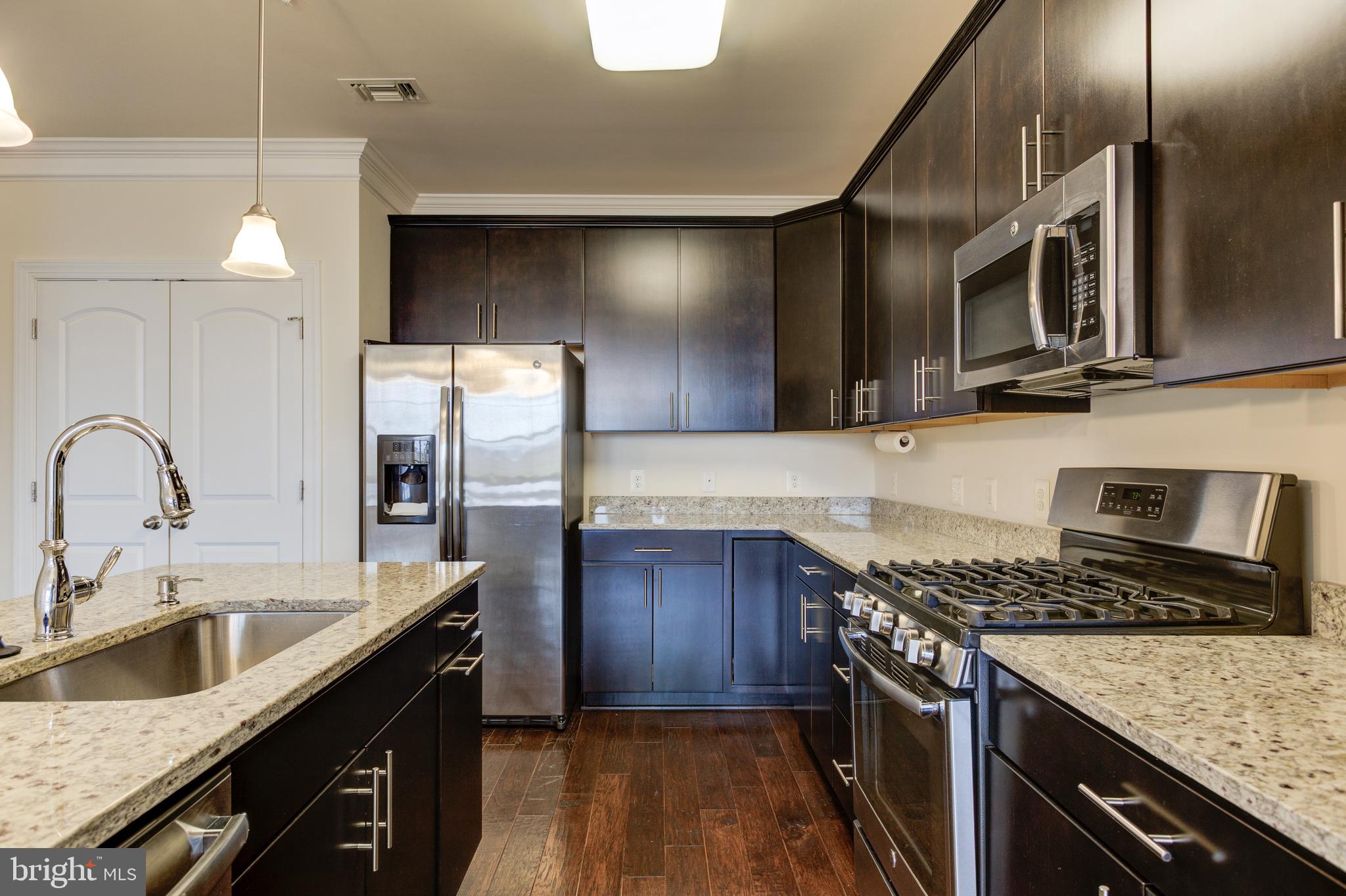 DISCOVERY SQUARE - Residential Lease