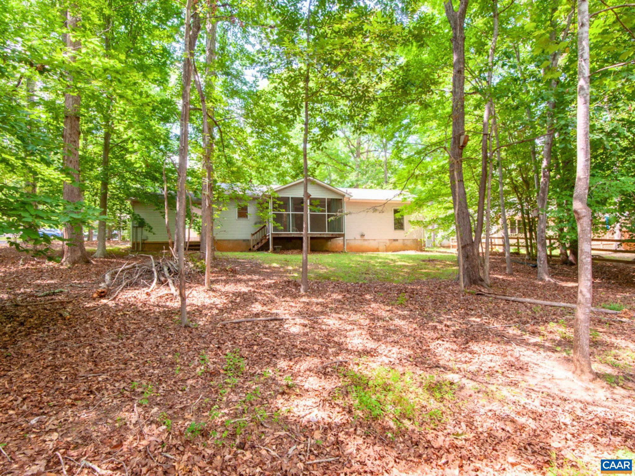 LAKE MONTICELLO - Residential