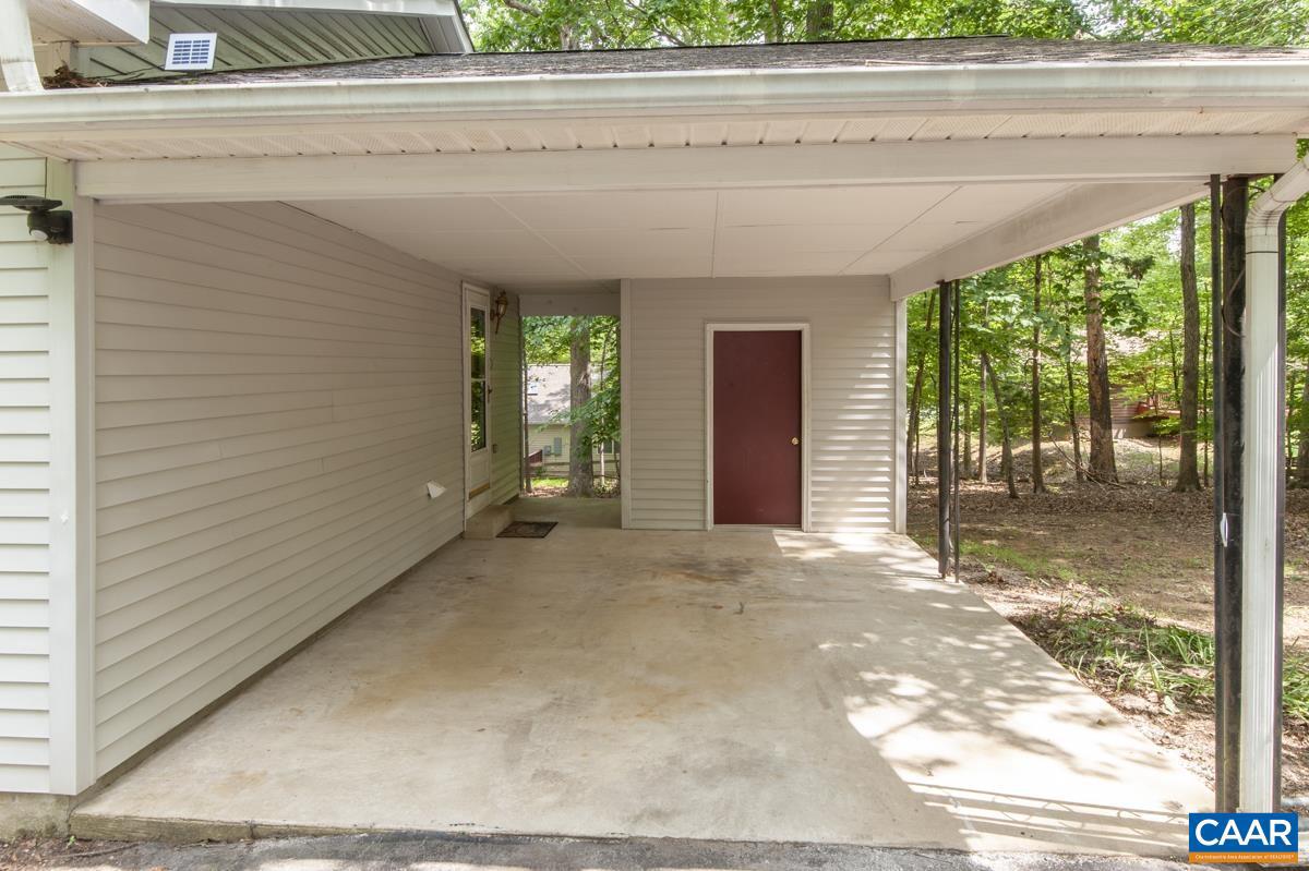 LAKE MONTICELLO - Residential
