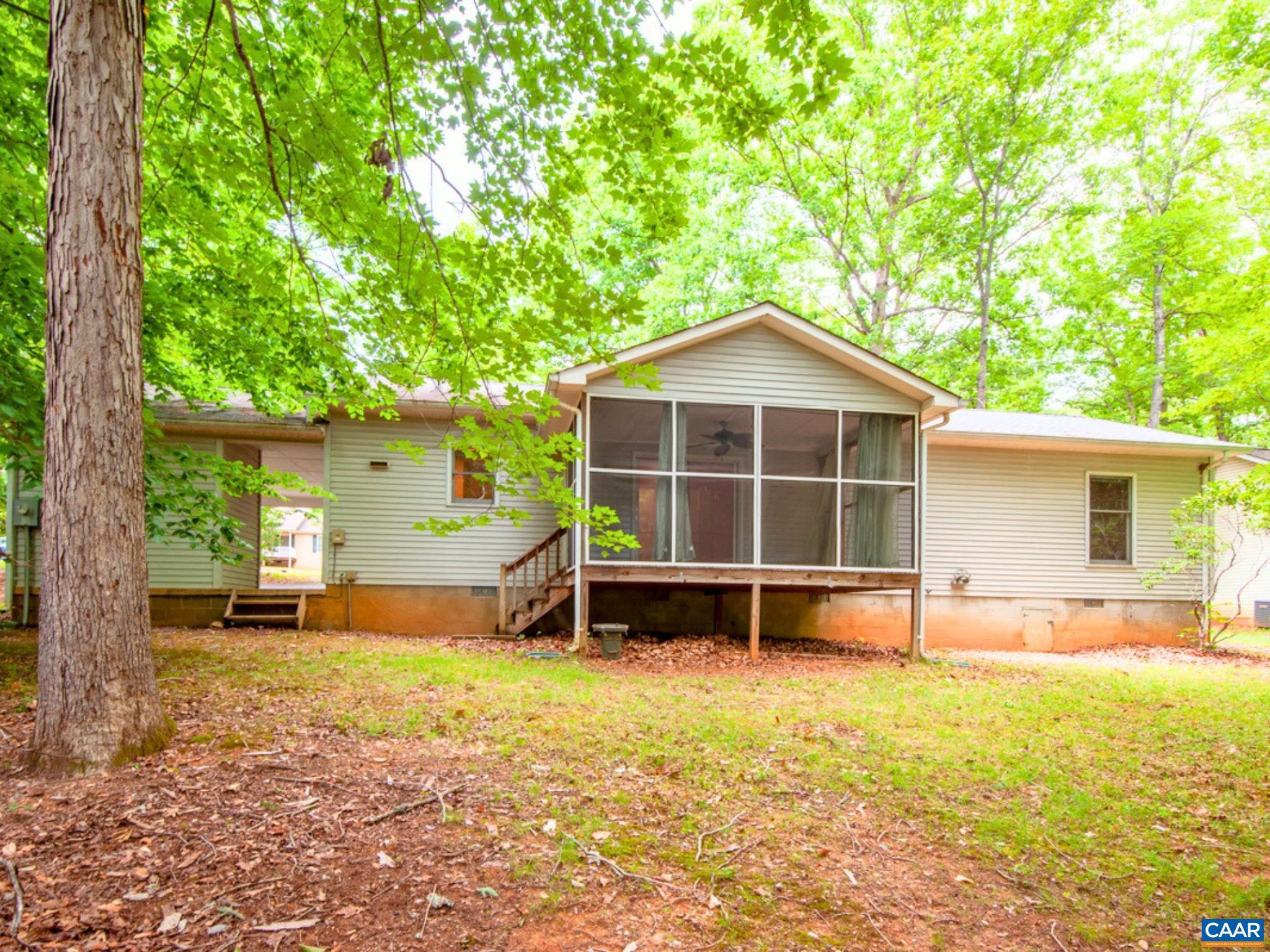 LAKE MONTICELLO - Residential