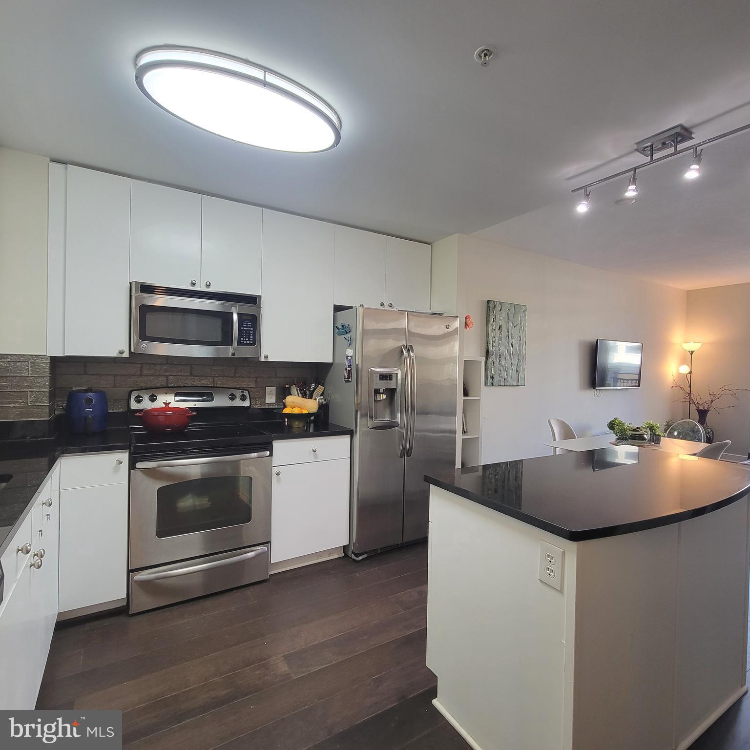 ONE NATIONAL HARBOR CONDOMINIUM - Residential