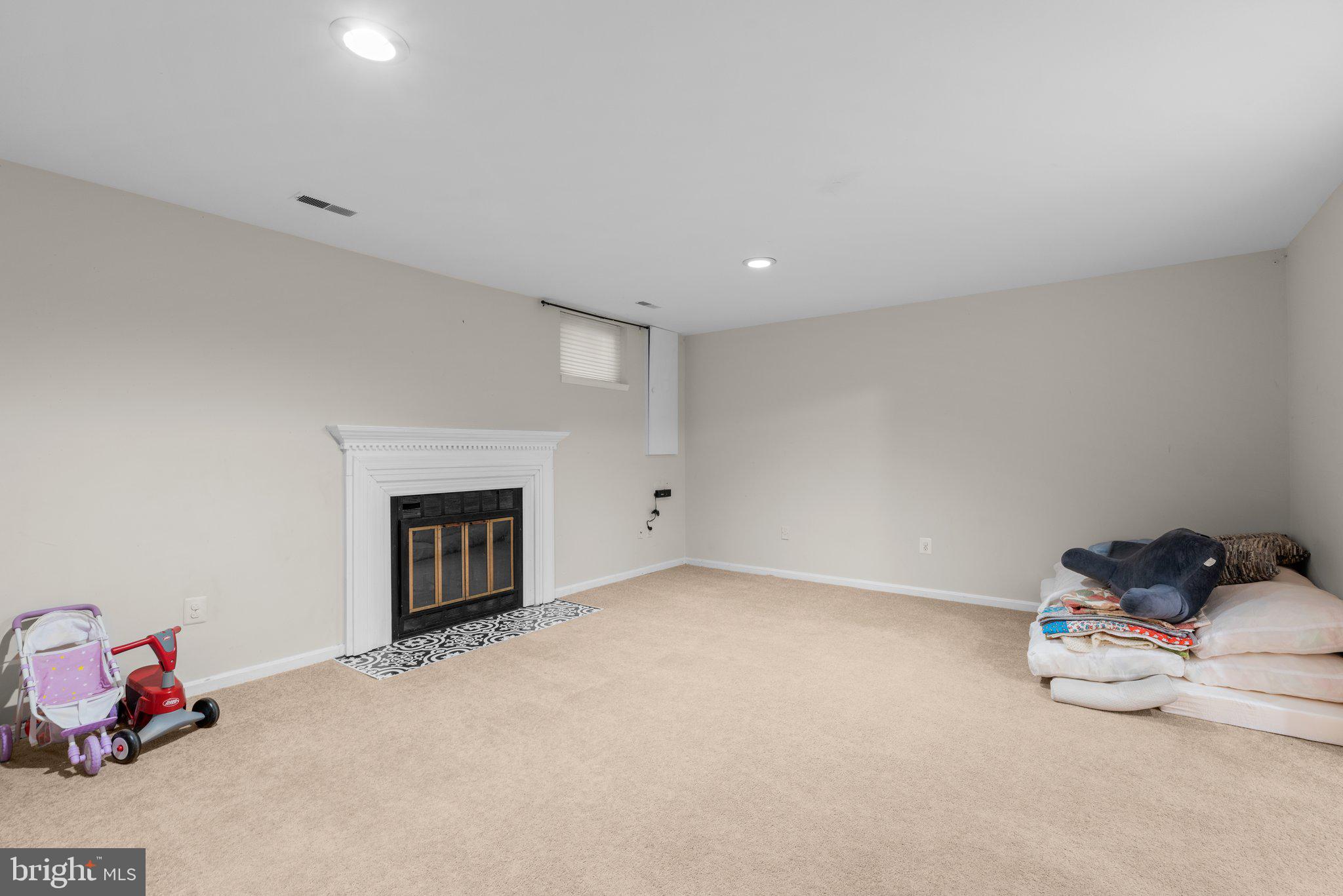 HALLOWELL - Residential