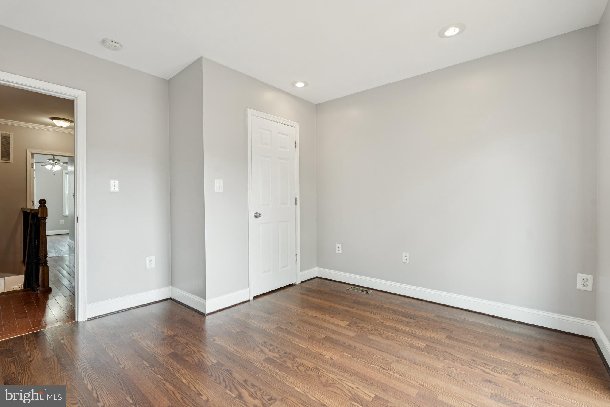 GREEKTOWN - Residential Lease