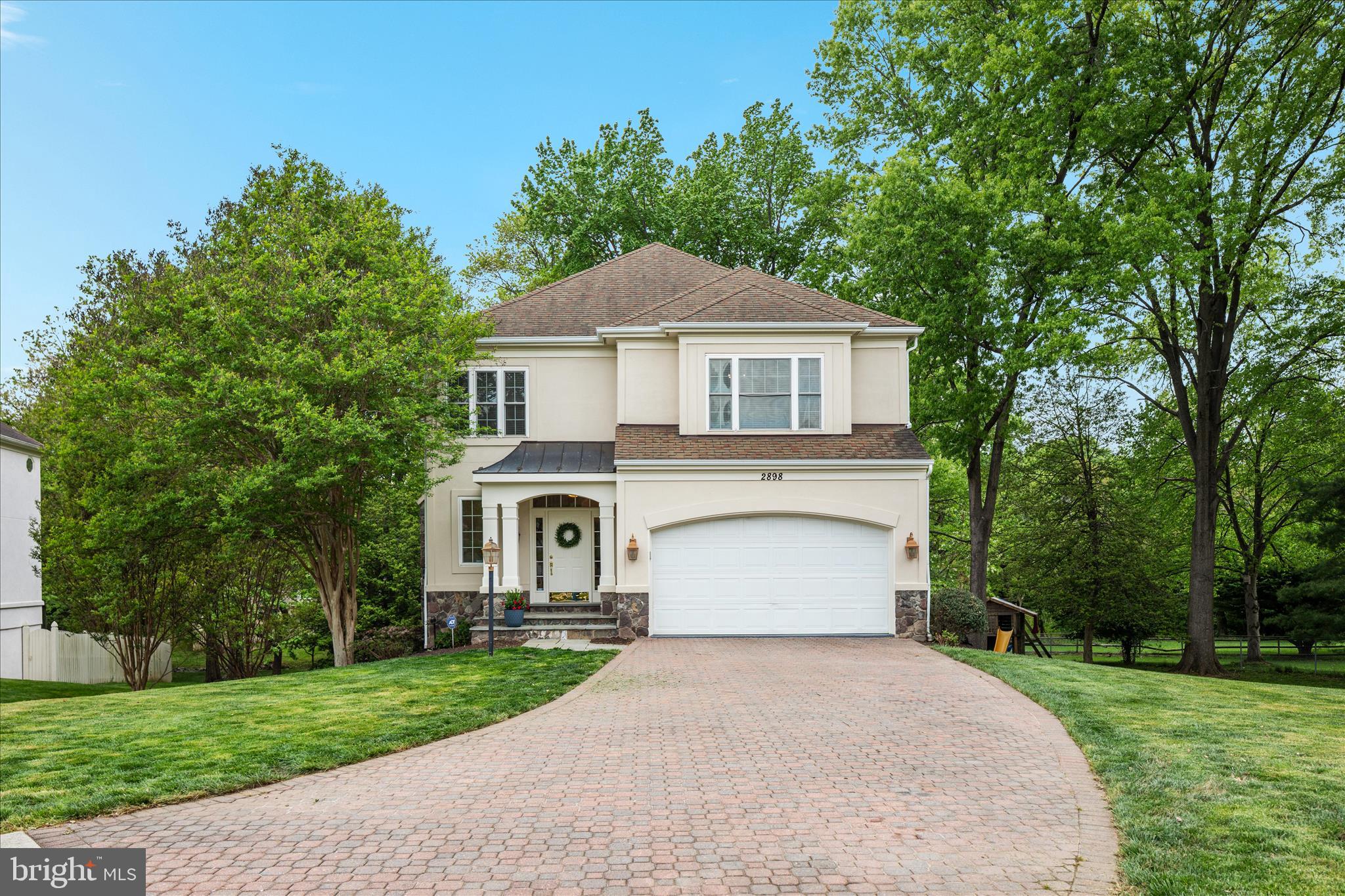 Gorgeous home on a prime, flat lot featuring numerous recent improvements and a spacious layout.***

An open foyer welcomes you in, leading to hardwood floors and an open floor plan ideal for both everyday living and entertaining. The formal living and dining rooms provide great gathering space, while the kitchen features granite countertops, a center island with bar seating, and room for a breakfast table. The adjacent family room includes a fireplace and opens directly to the upper-level deck.***

Recent updates include fresh paint throughout, new carpet, and epoxy flooring in the garage. Outdoor living has been significantly improved with an extensive deck renovation, including new pressure-treated decking, railings, steps, and a rebuilt lower-level deck, creating multiple areas for outdoor enjoyment.***

The upper level includes four bedrooms and three full bathrooms. The primary suite offers ample space and an ensuite bath with soaking tub, separate shower, and dual vanity.***

The walkout lower level features a large recreation room, an additional bedroom, full bathroom, and access to the lower deck and large backyard.***

Located in the Oakton High School pyramid, just minutes to Vienna Metro, I-66, Route 123, and nearby shopping and dining. Situated at the end of a cul-de-sac with minimal through traffic. Community amenities include a private tennis court and ability to transfer membership to Vienna Woods pool for $660!
