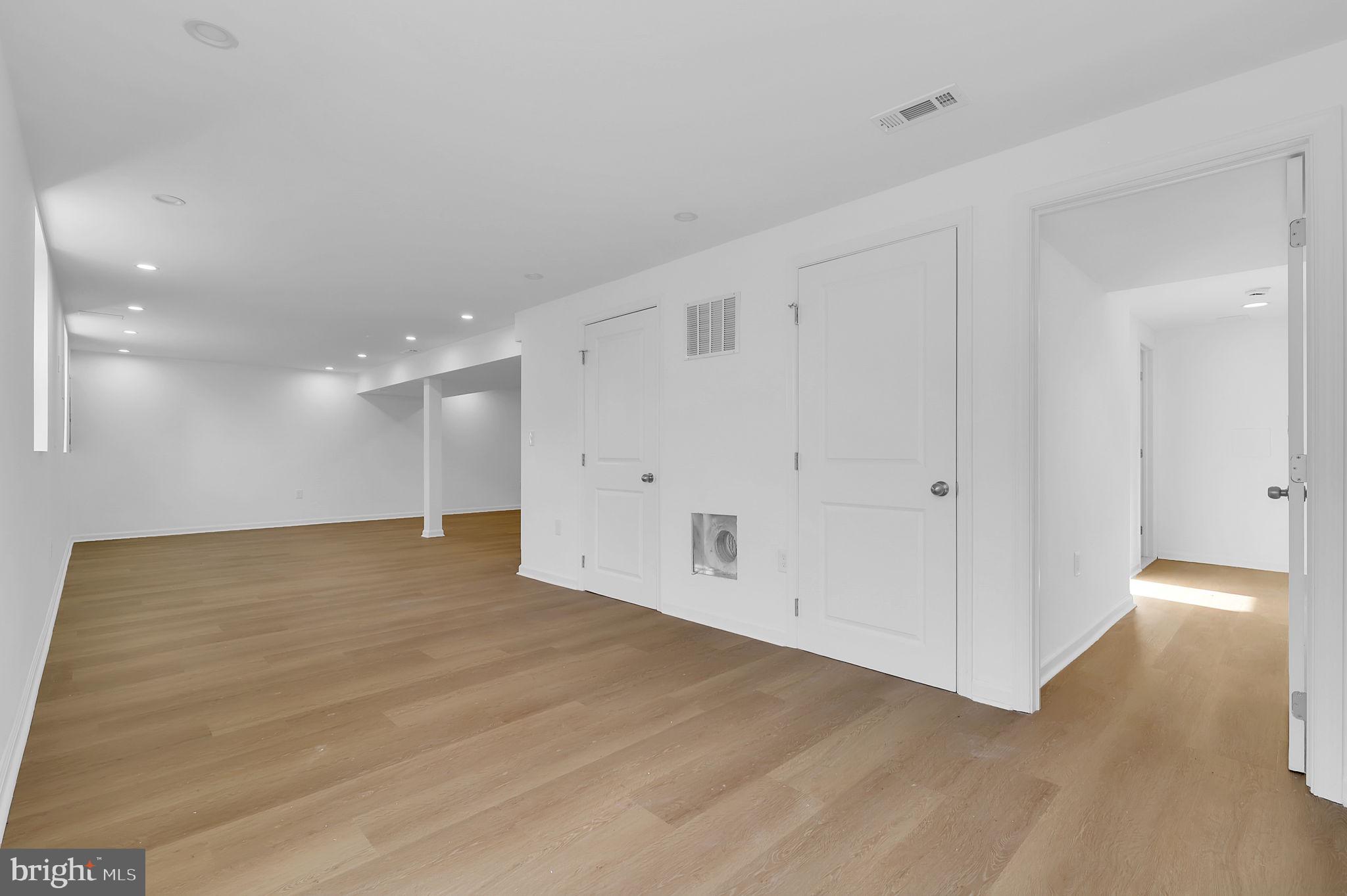 FONT HILL MANOR - Residential