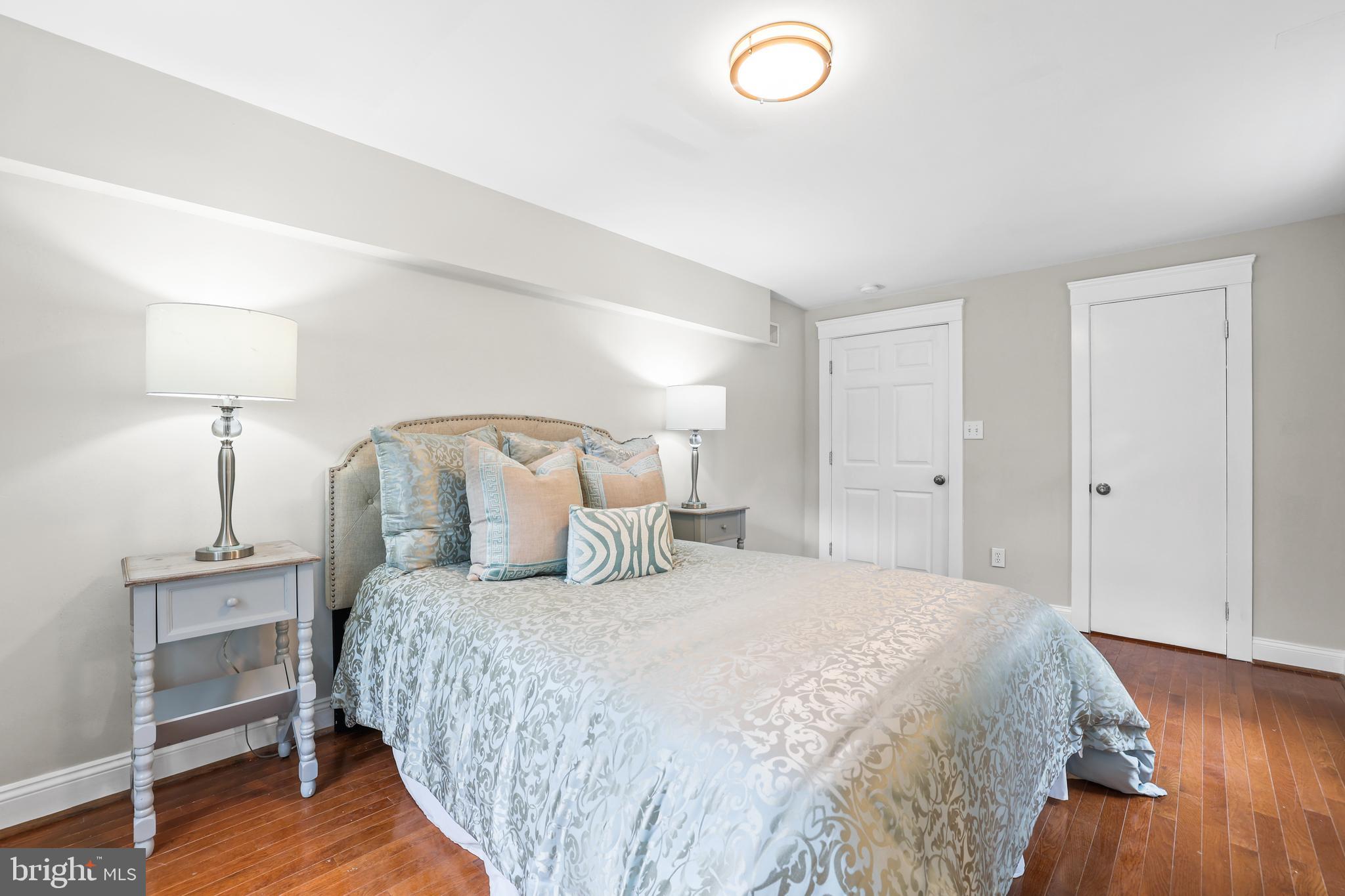 BROYHILLS MCLEAN ESTATES - Residential