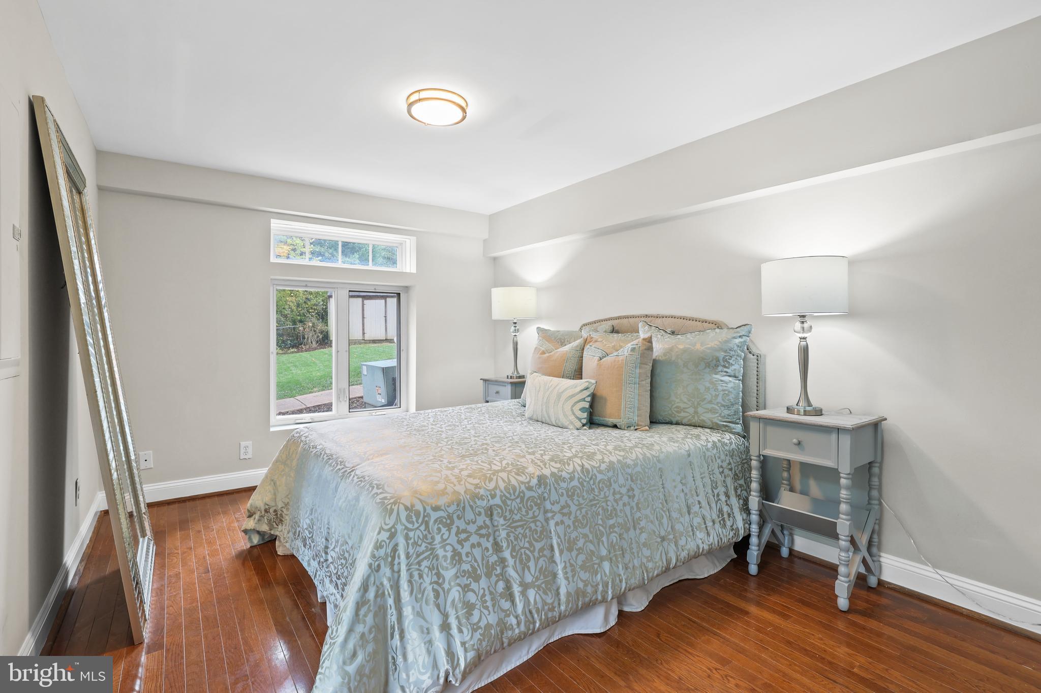 BROYHILLS MCLEAN ESTATES - Residential