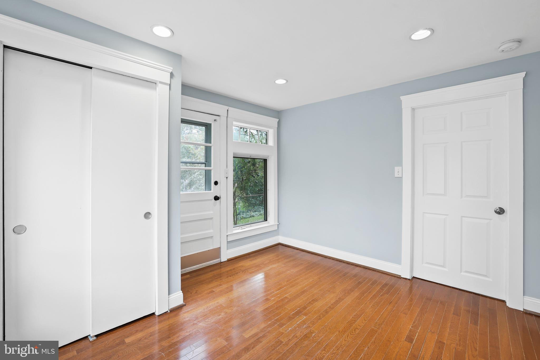 BROYHILLS MCLEAN ESTATES - Residential