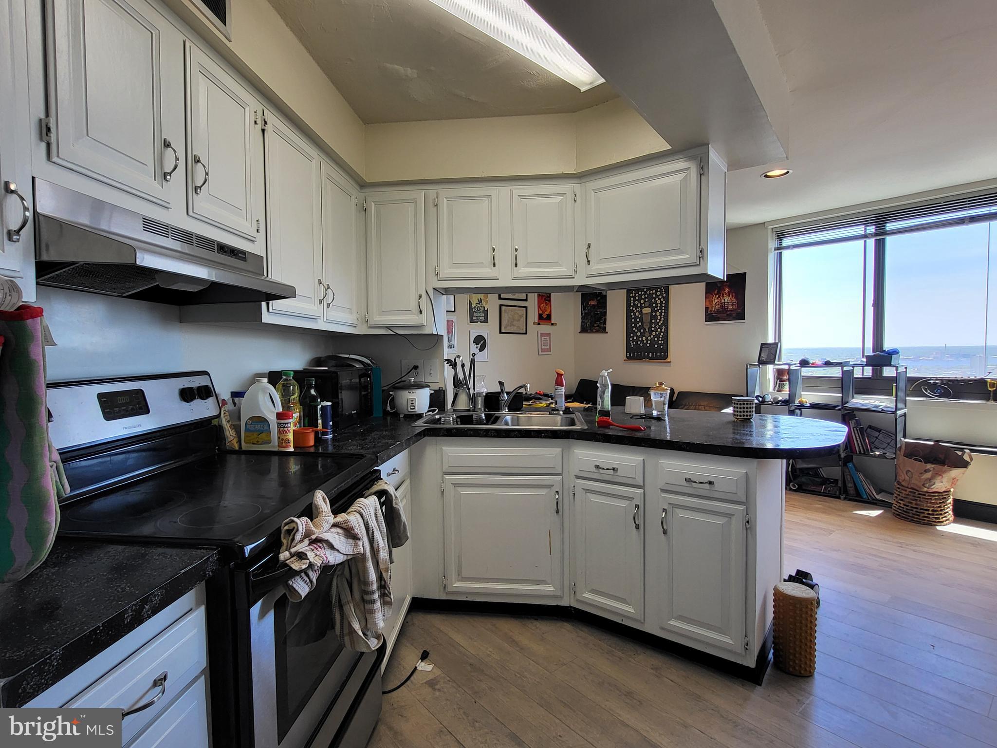 AVENUE OF THE ARTS - Residential Lease