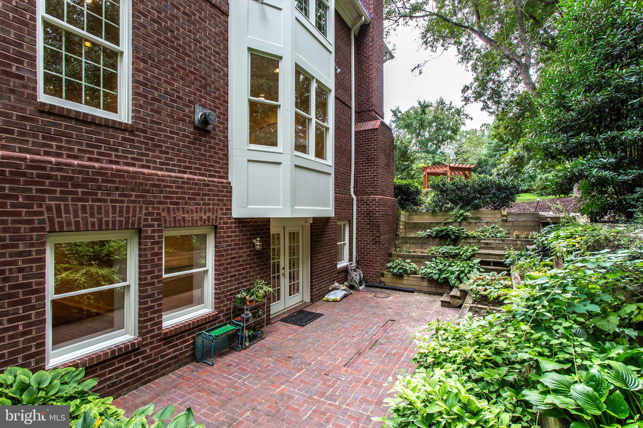 PROSPECT HILLS - Residential