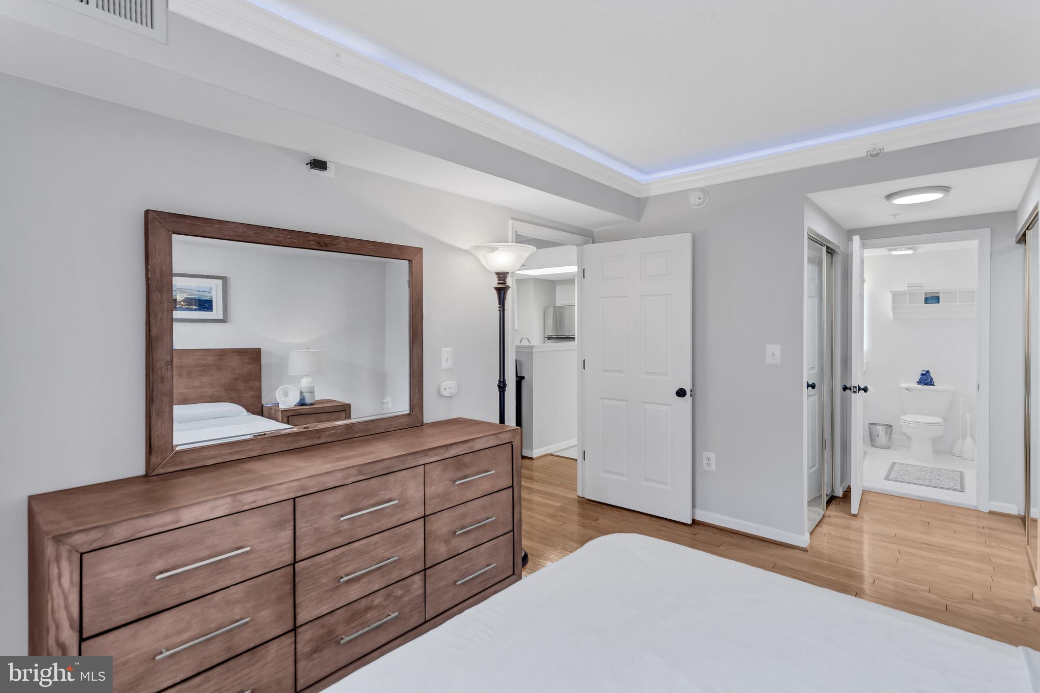 LEXINGTON SQUARE - Residential