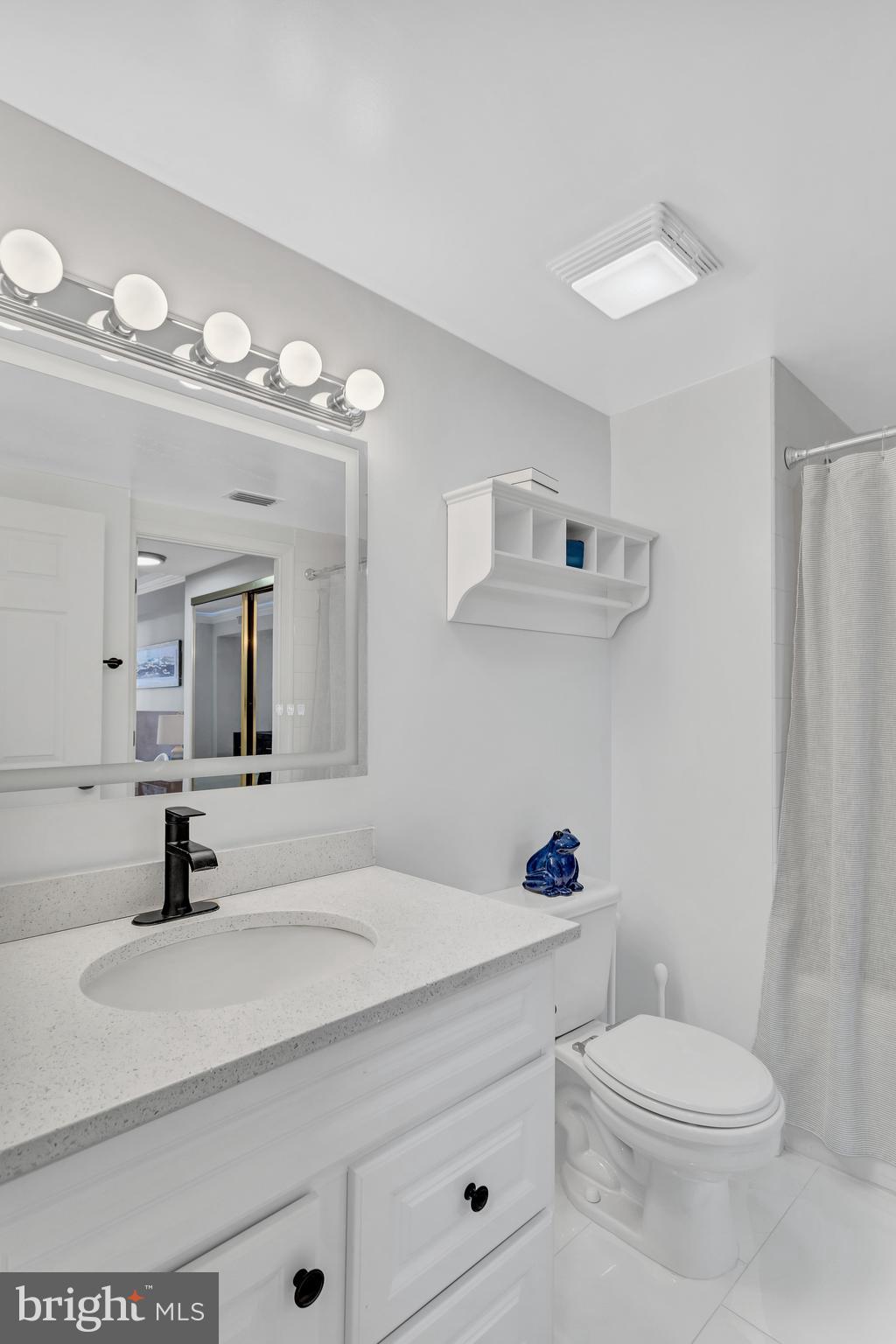 LEXINGTON SQUARE - Residential