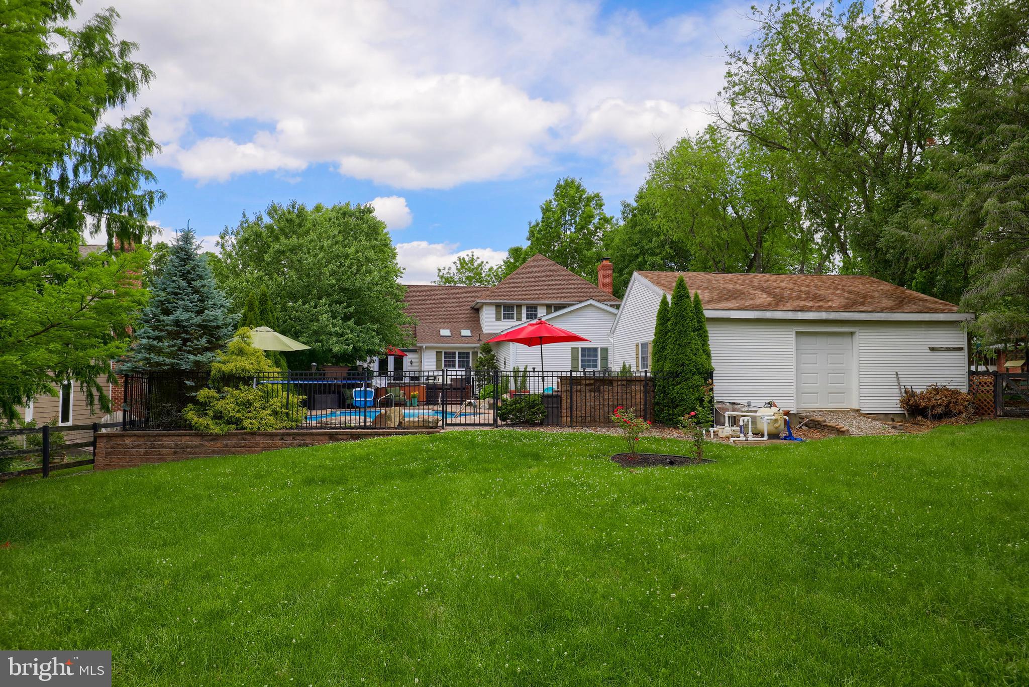 SUNSET LANE - Residential