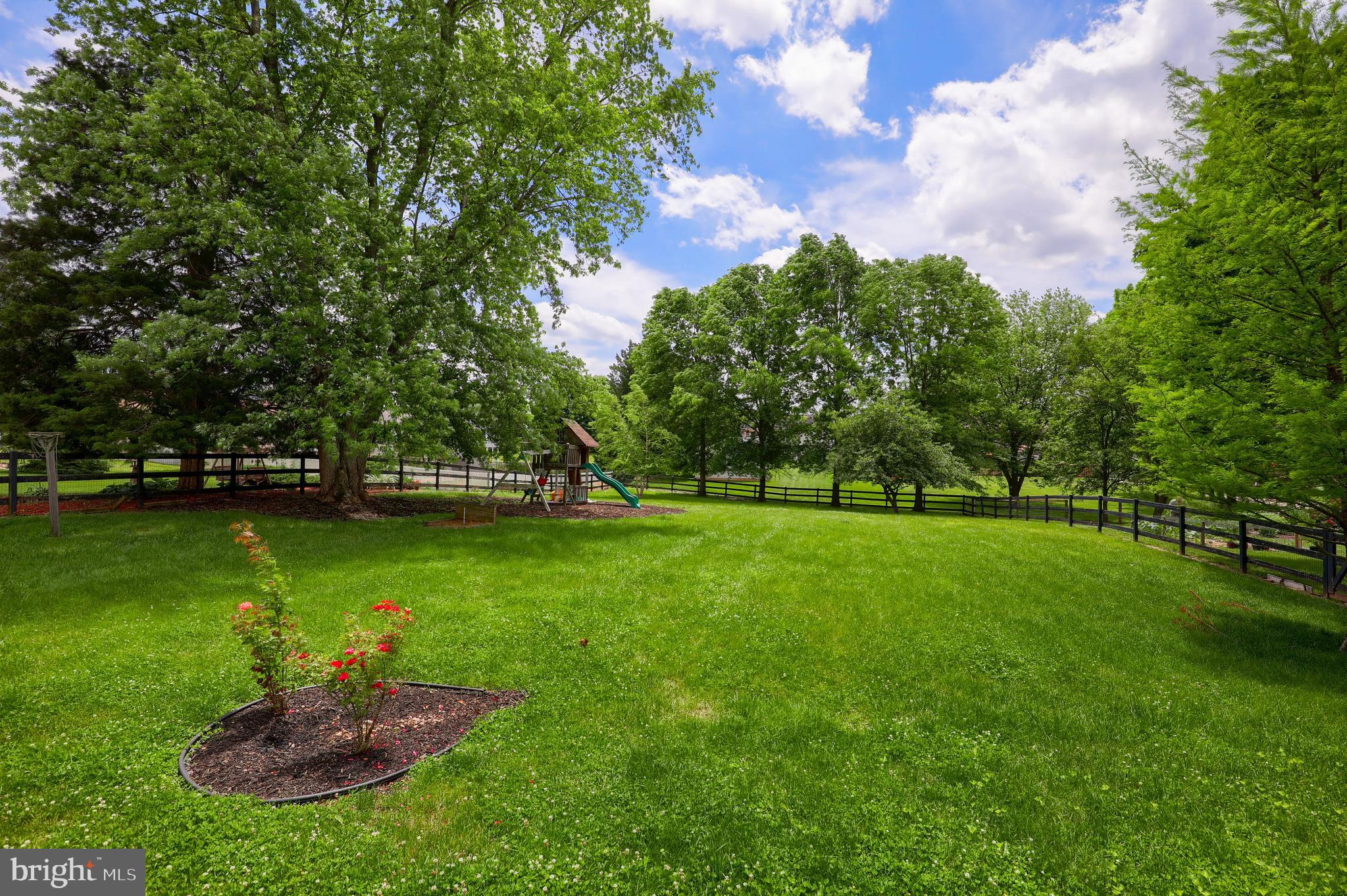SUNSET LANE - Residential