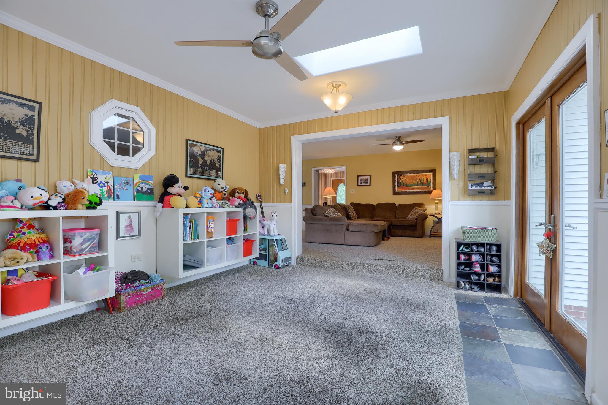 SUNSET LANE - Residential