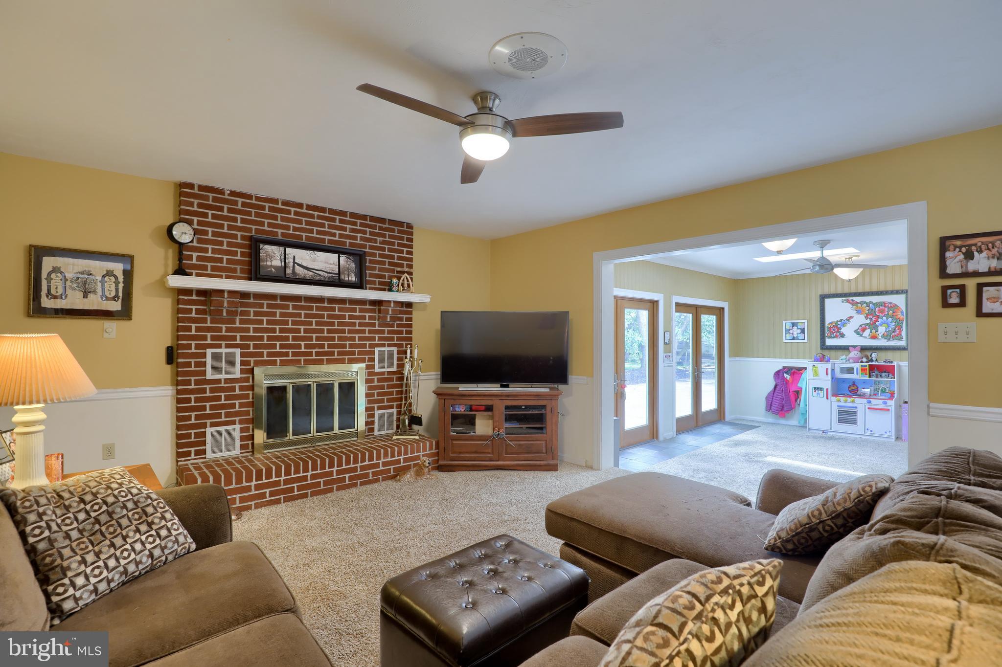 SUNSET LANE - Residential