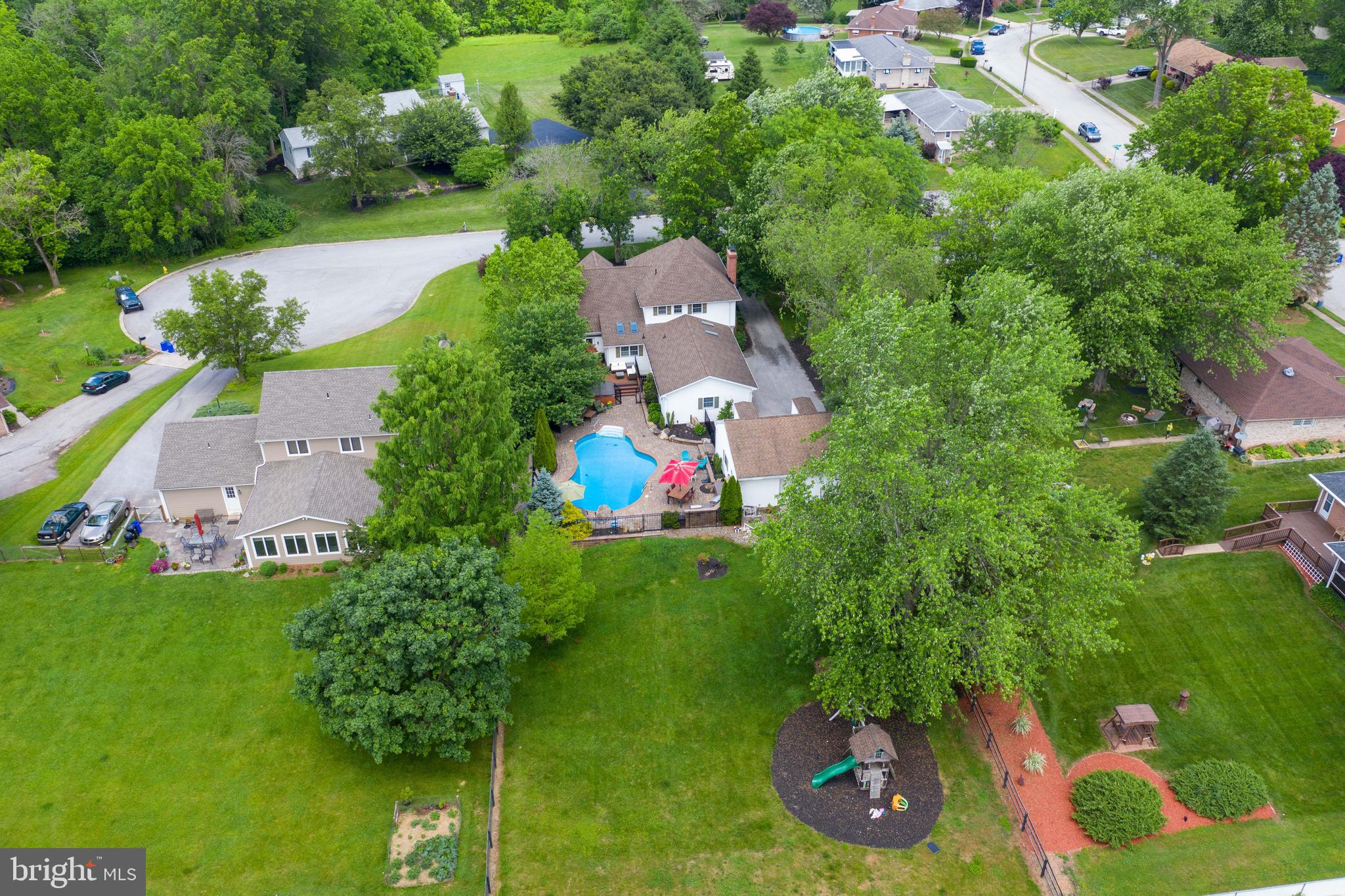 SUNSET LANE - Residential