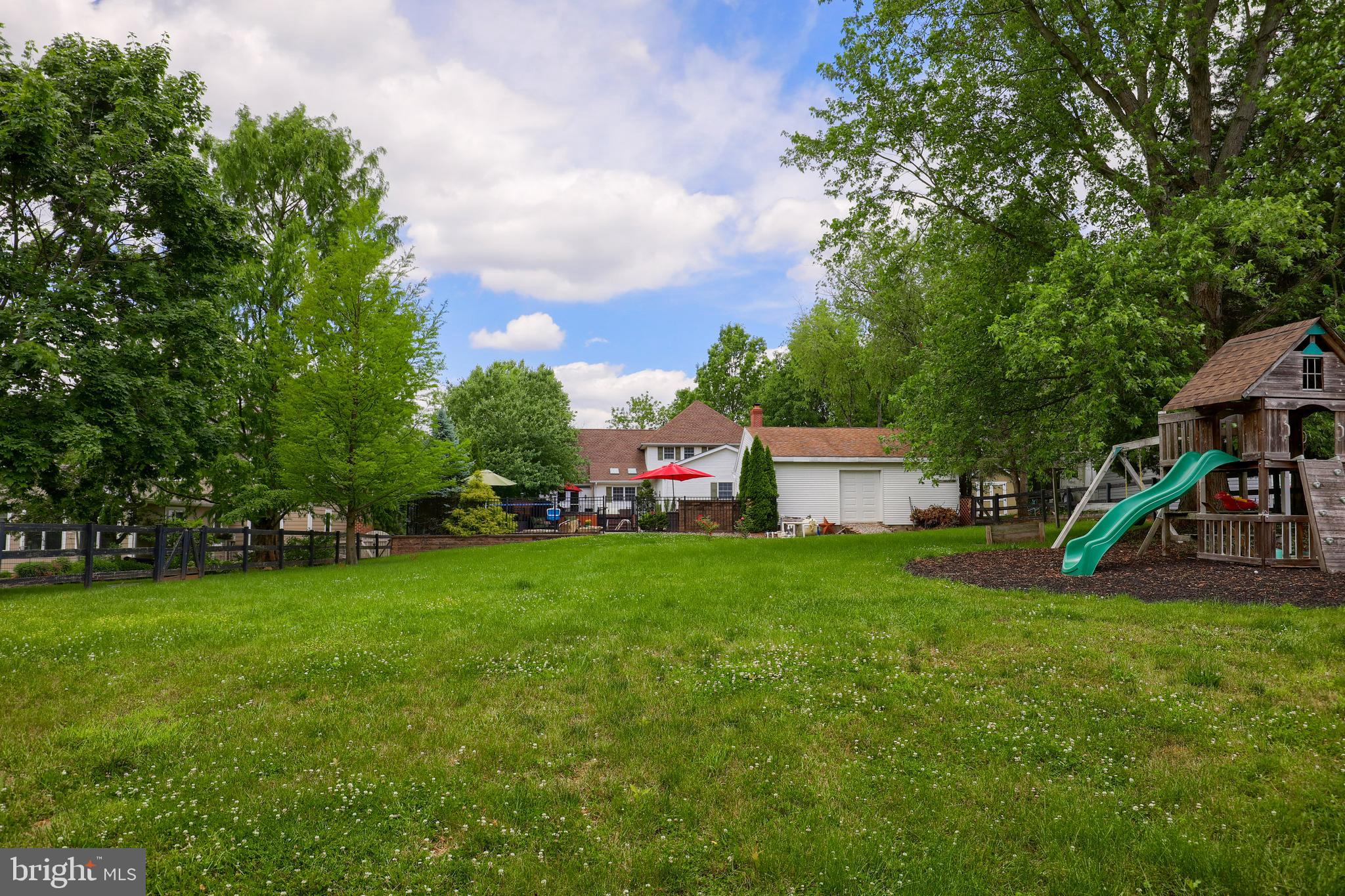 SUNSET LANE - Residential